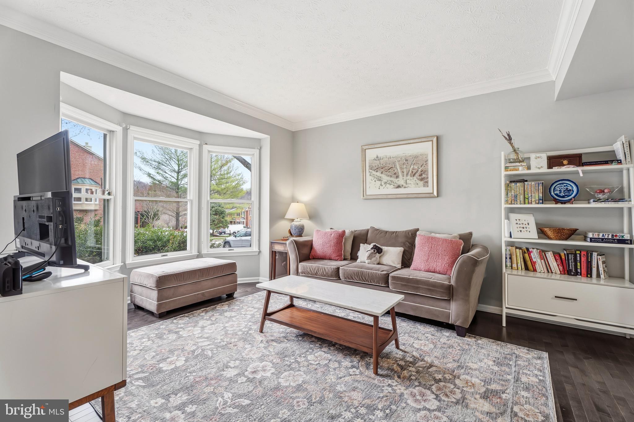 SUMMIT CHASE - Residential