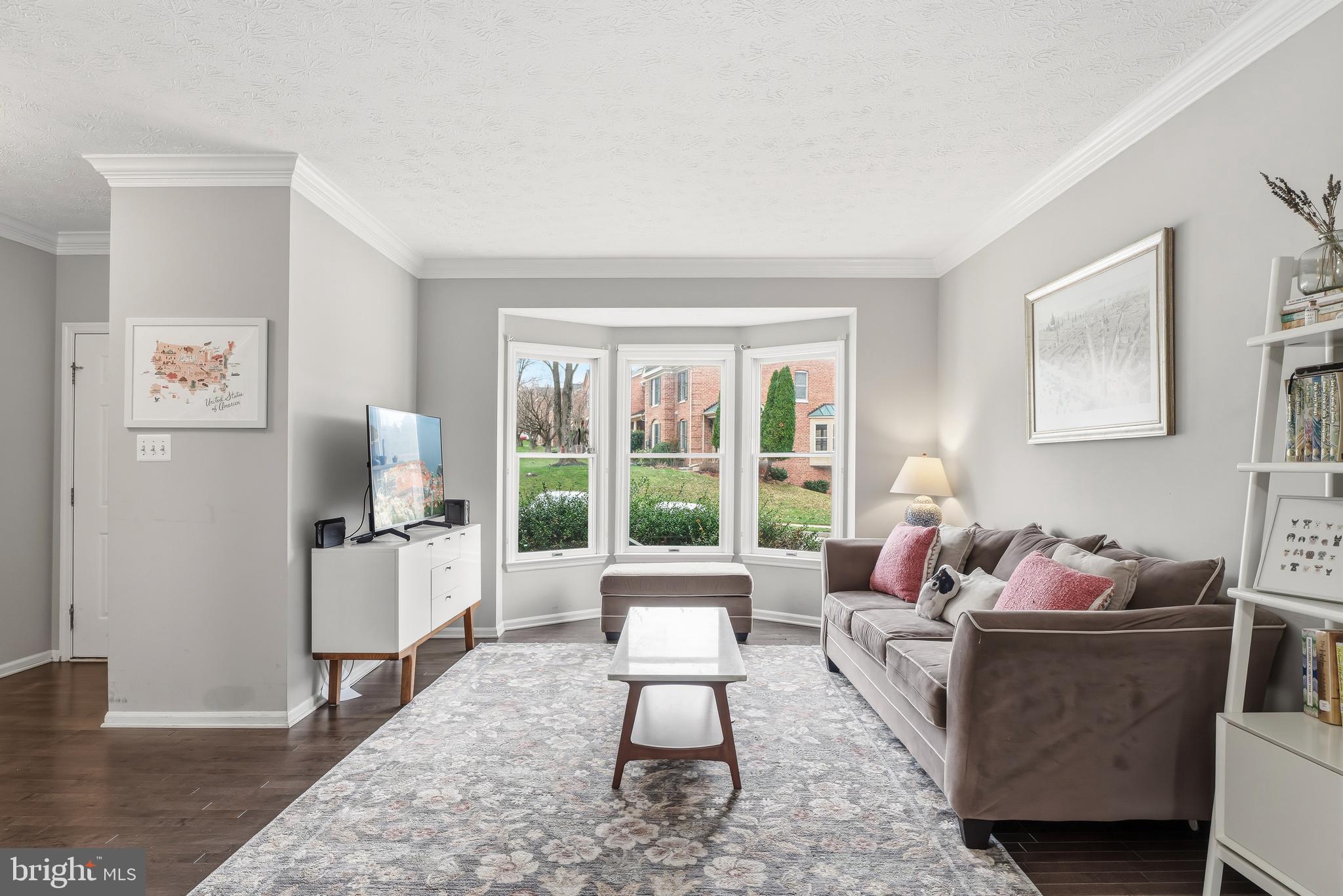 SUMMIT CHASE - Residential