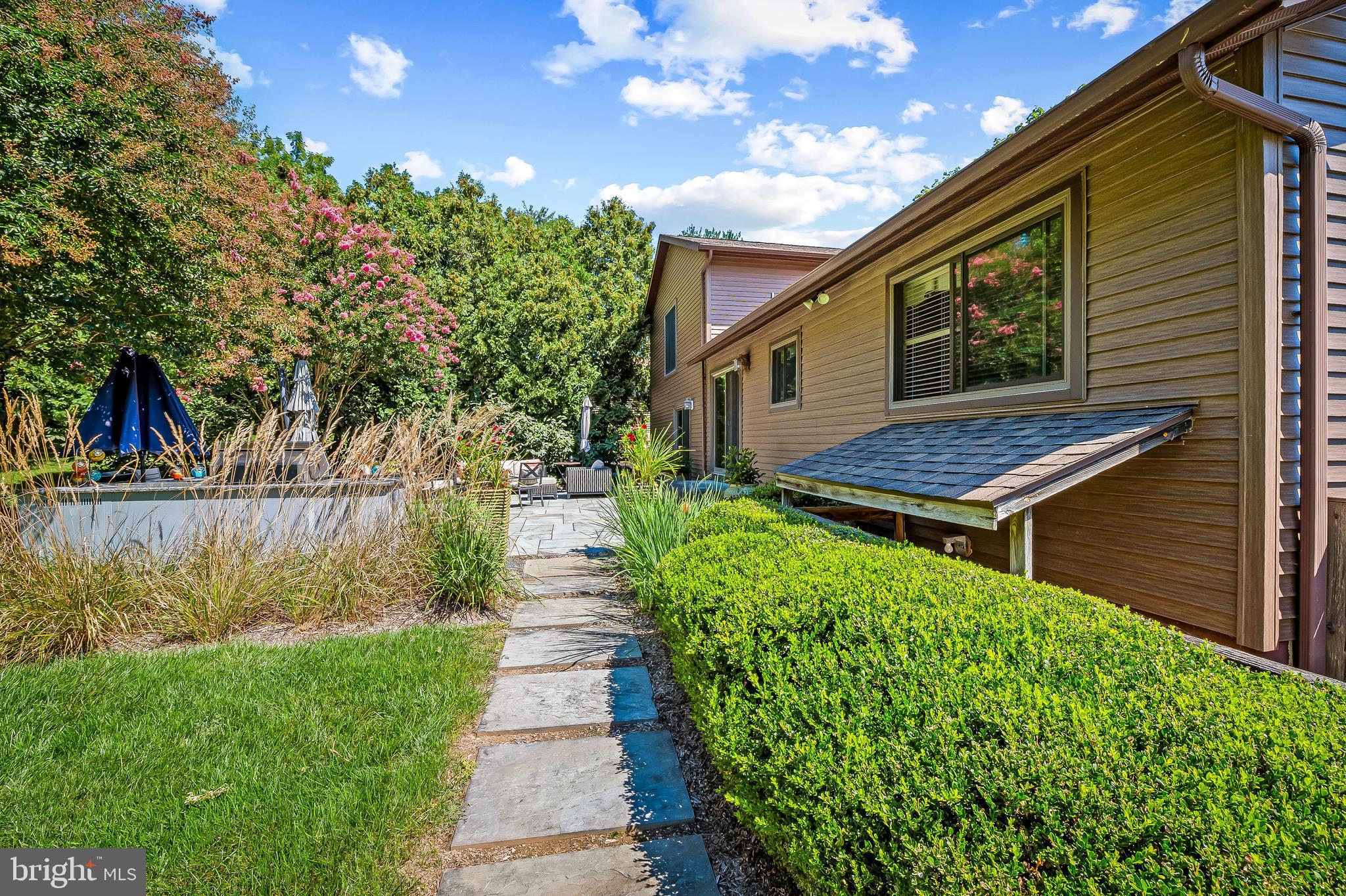 VELVET HILLS - Residential