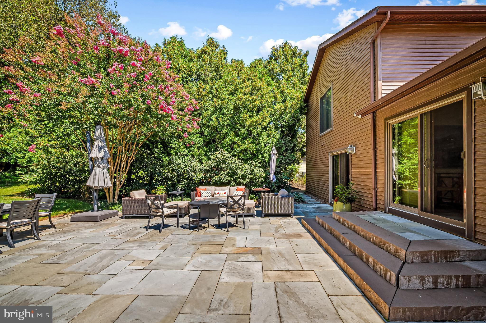 VELVET HILLS - Residential