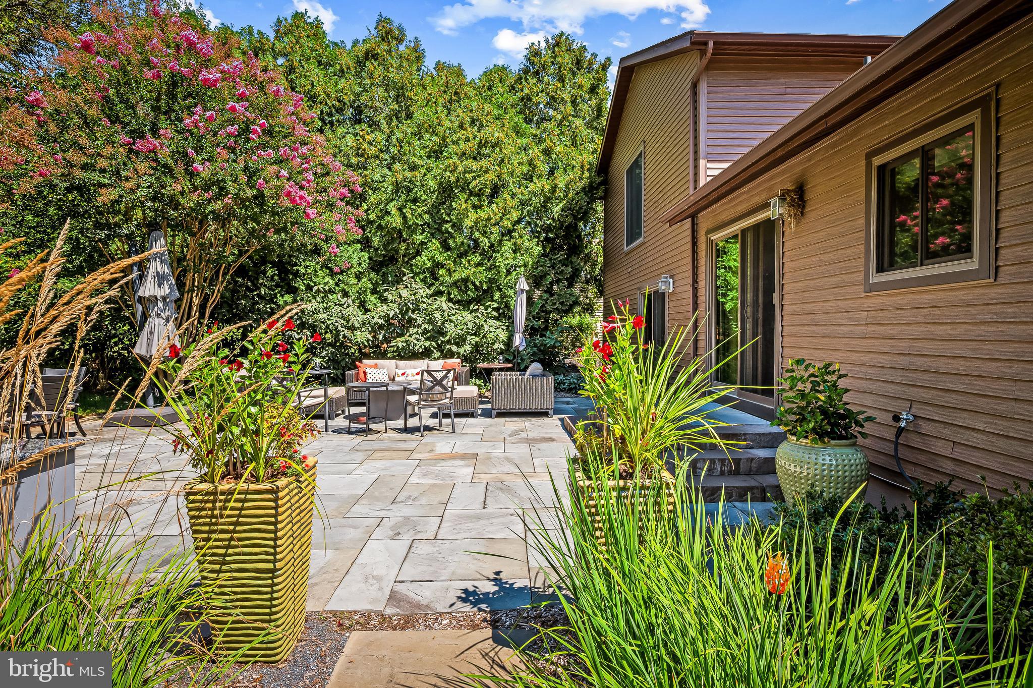 VELVET HILLS - Residential