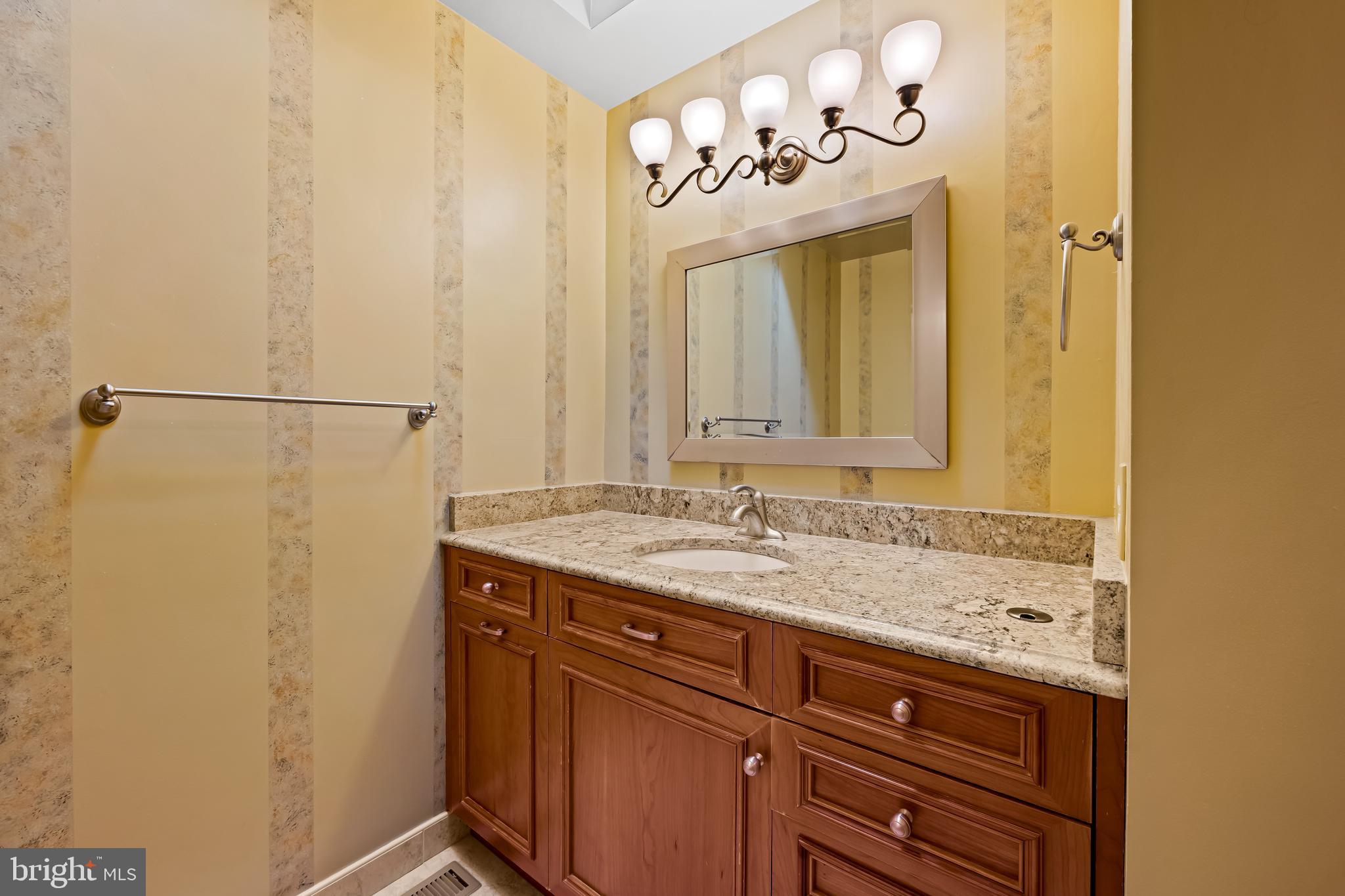 VELVET HILLS - Residential