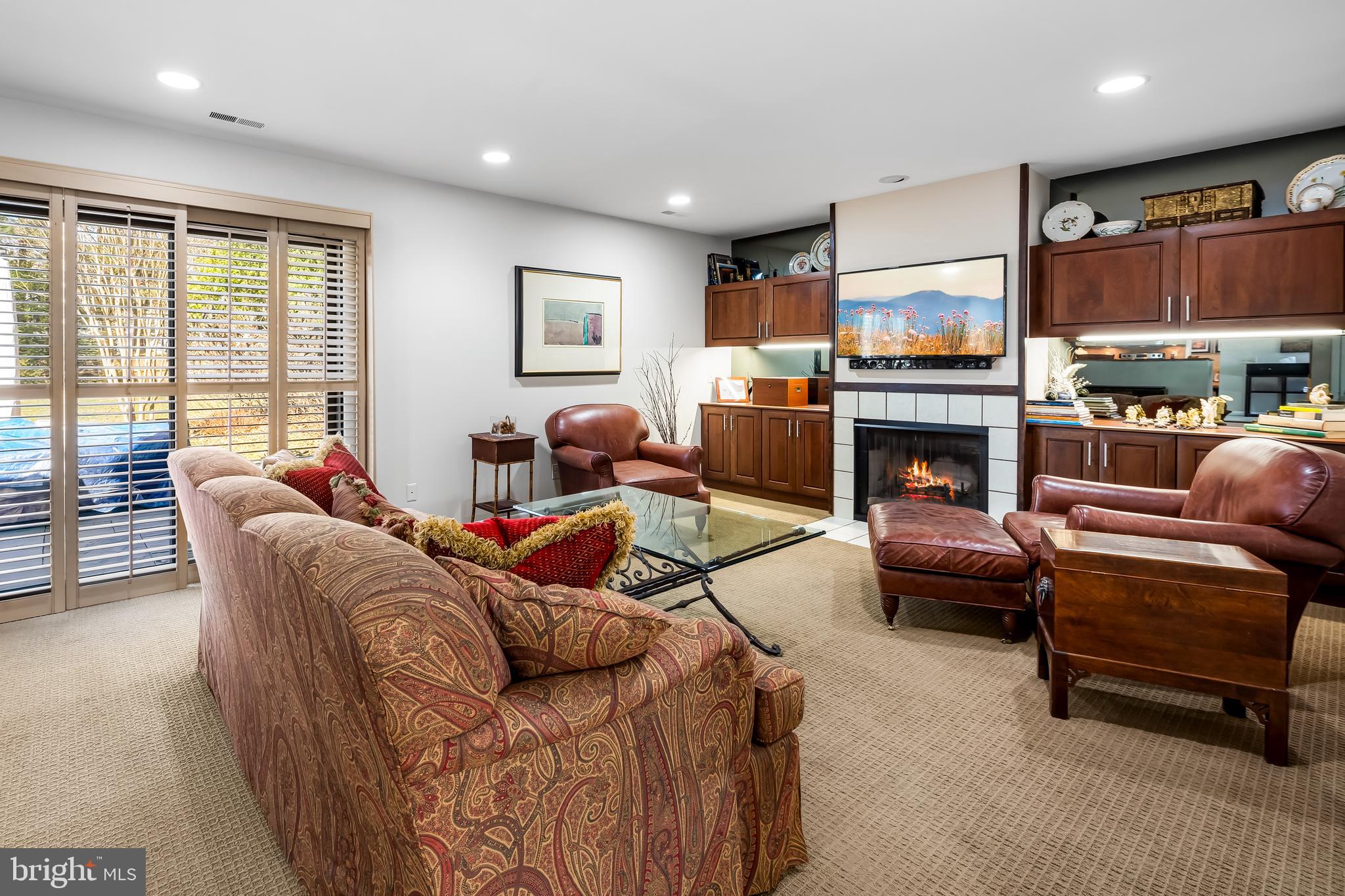 VELVET HILLS - Residential