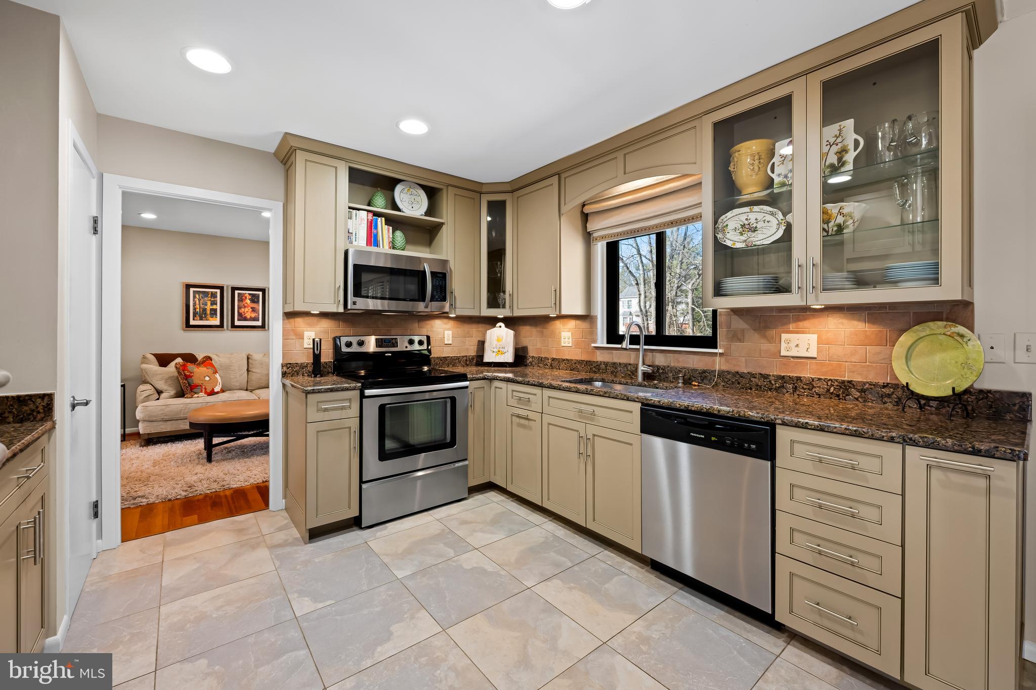 VELVET HILLS - Residential