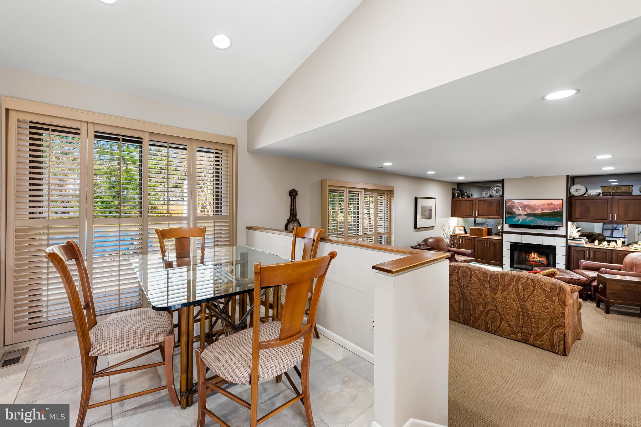 VELVET HILLS - Residential