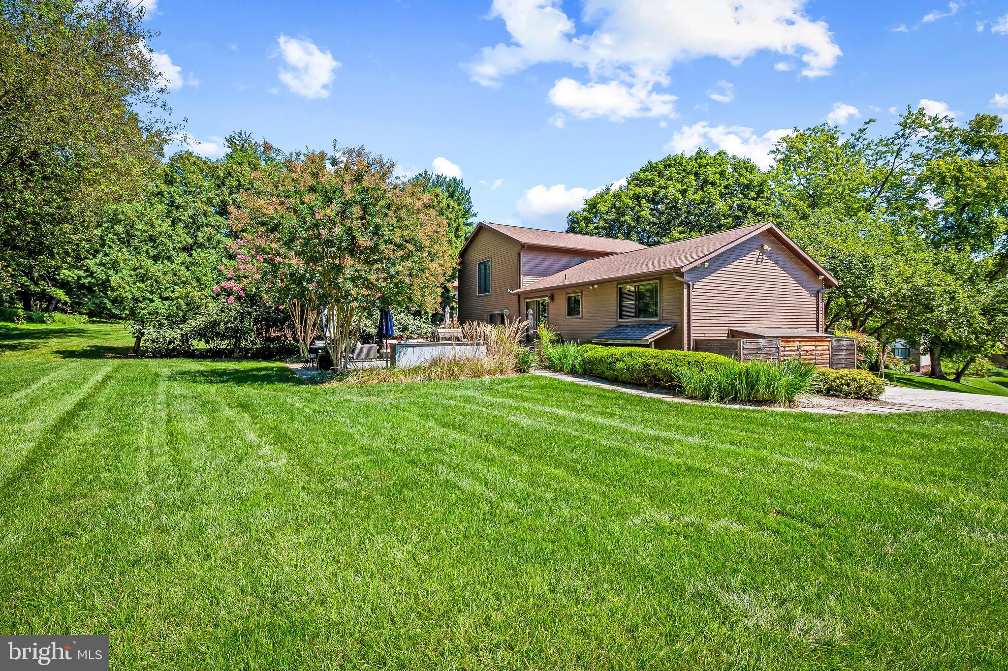 VELVET HILLS - Residential