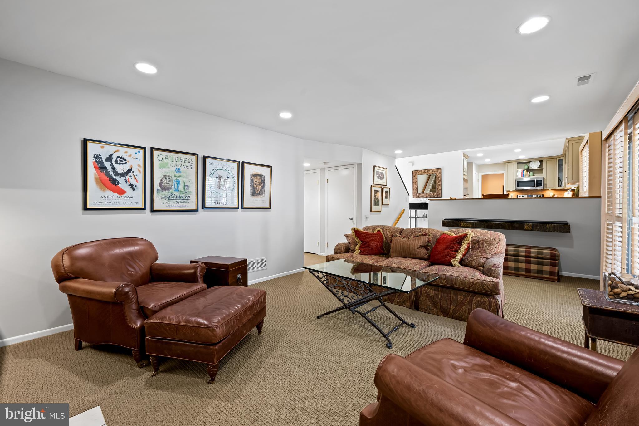 VELVET HILLS - Residential