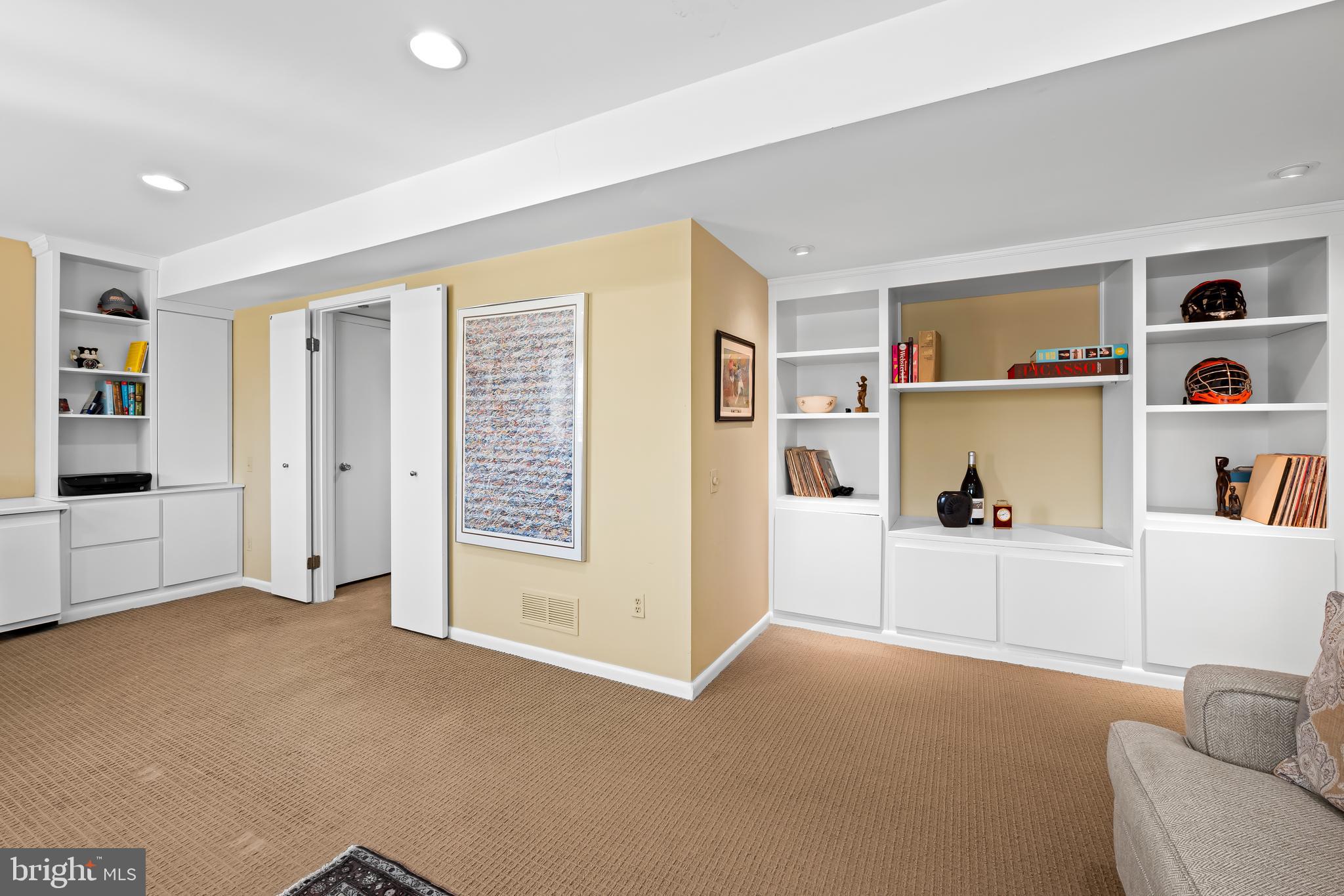 VELVET HILLS - Residential