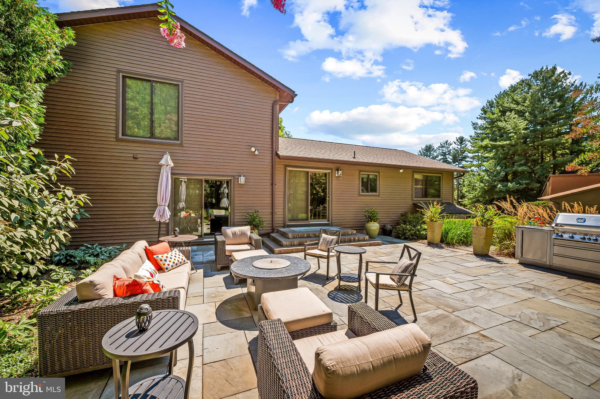 VELVET HILLS - Residential