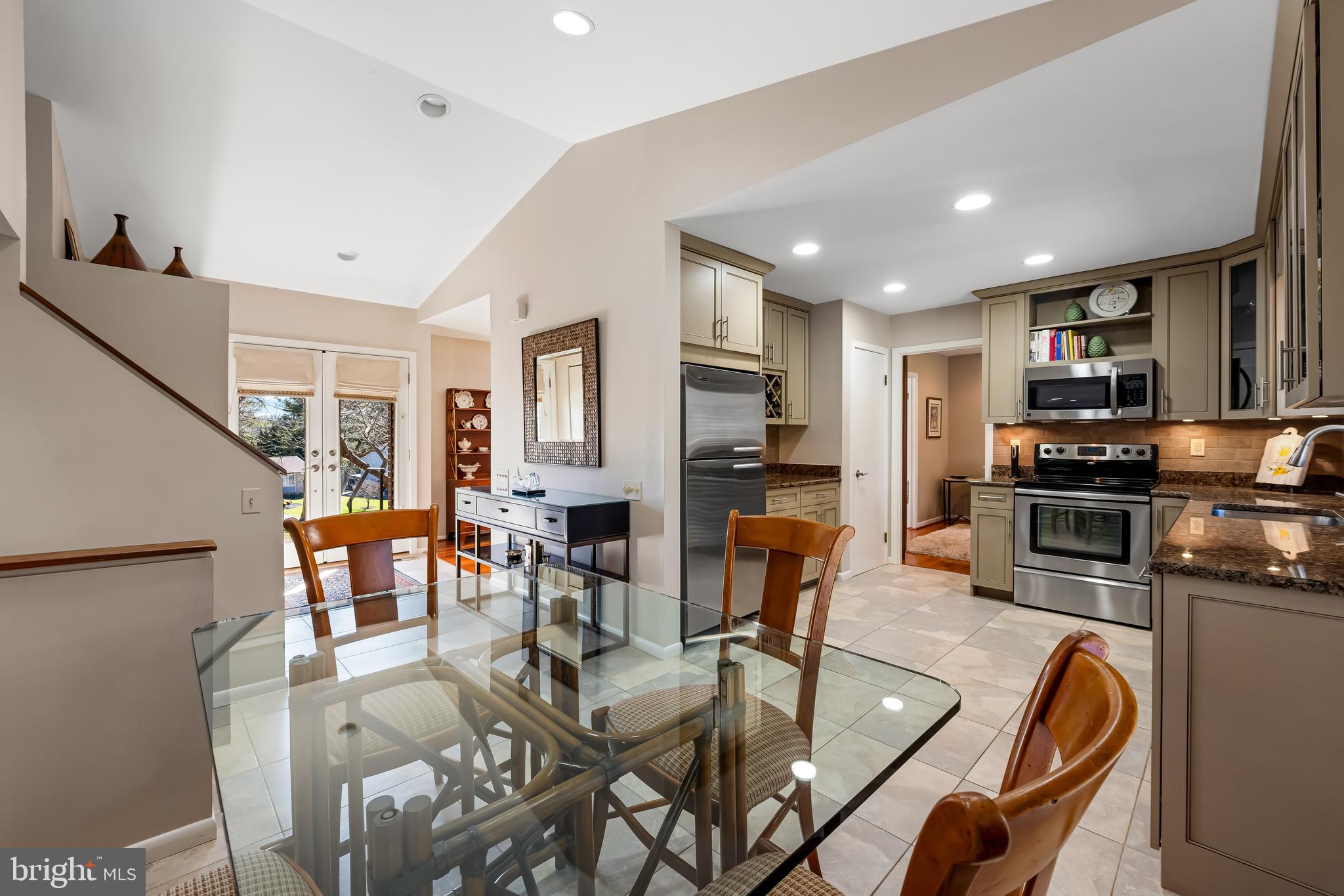 VELVET HILLS - Residential