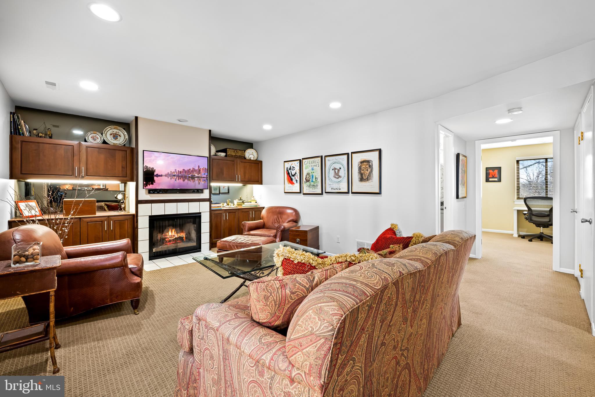 VELVET HILLS - Residential