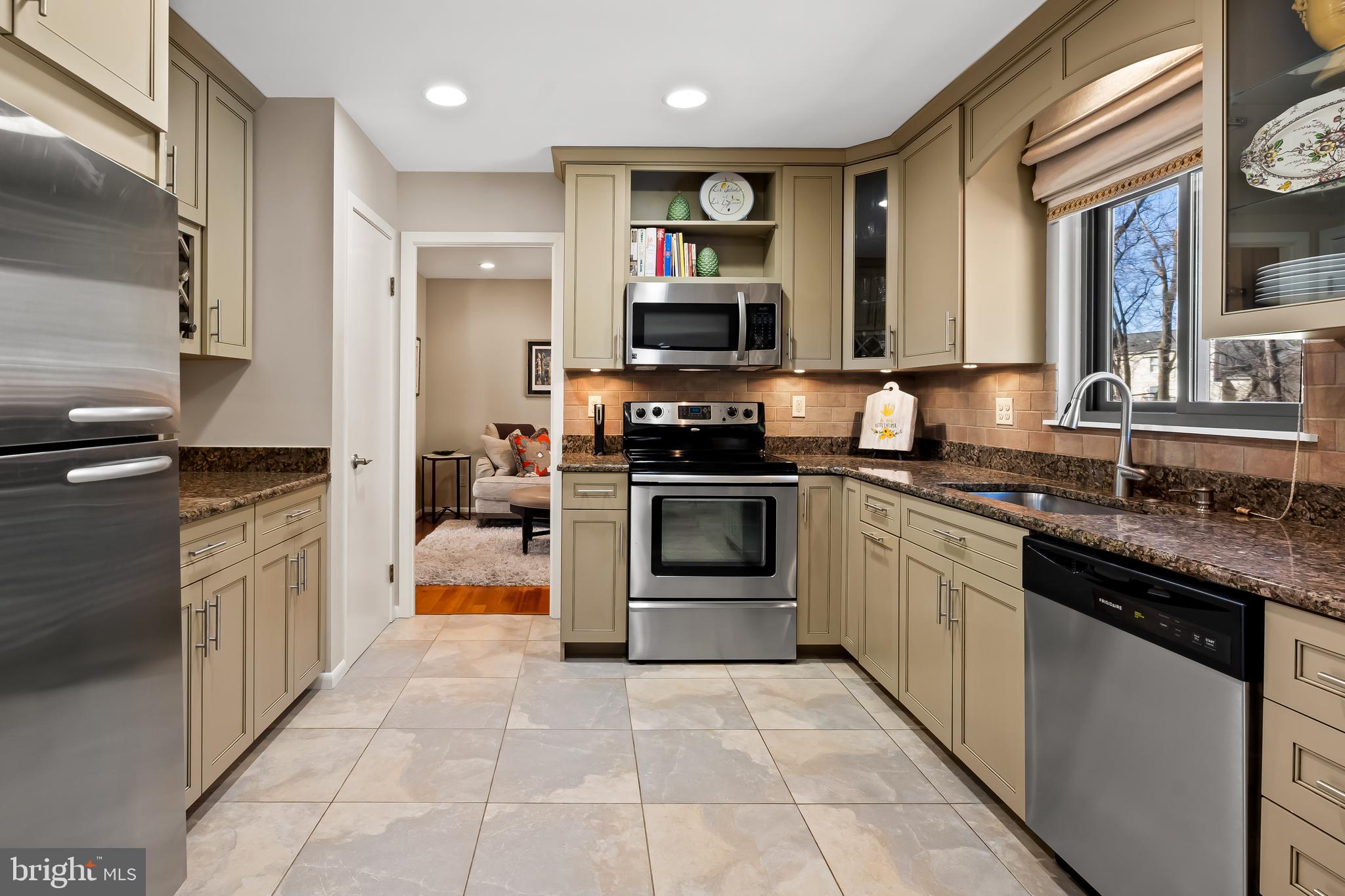 VELVET HILLS - Residential