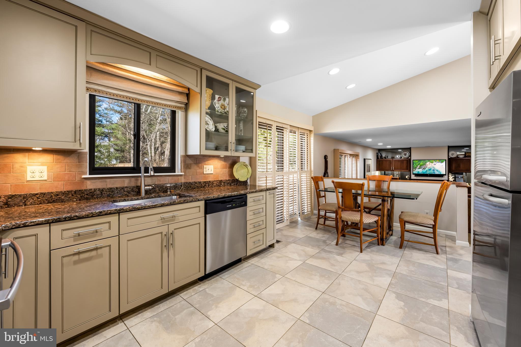 VELVET HILLS - Residential