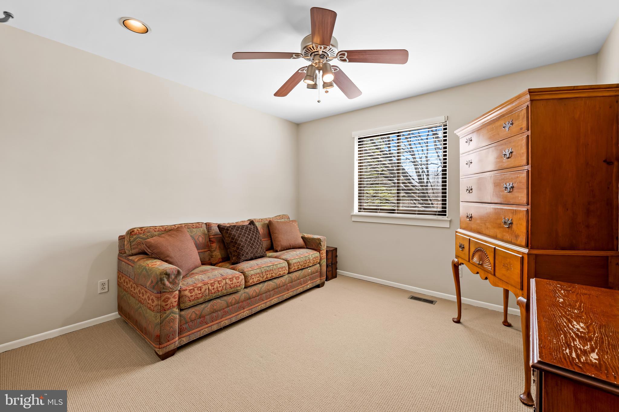 VELVET HILLS - Residential