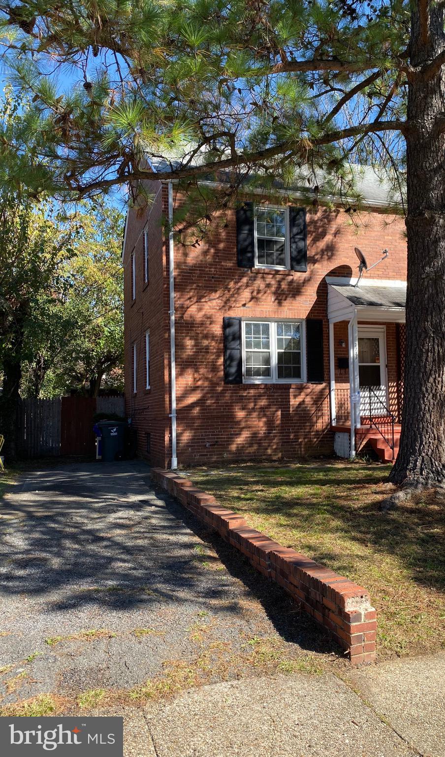 LONG BRANCH PARK - Residential Lease