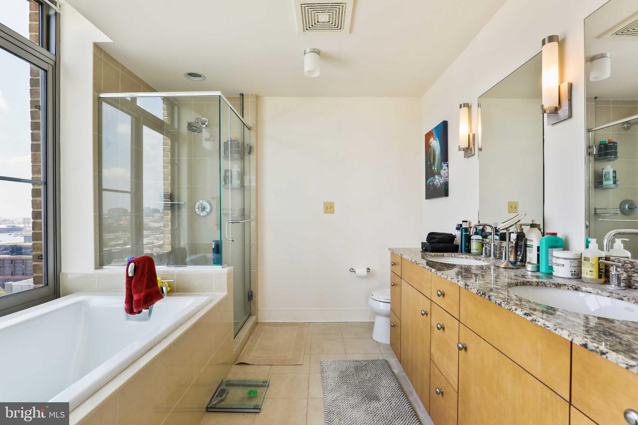 HARBOR EAST - Residential