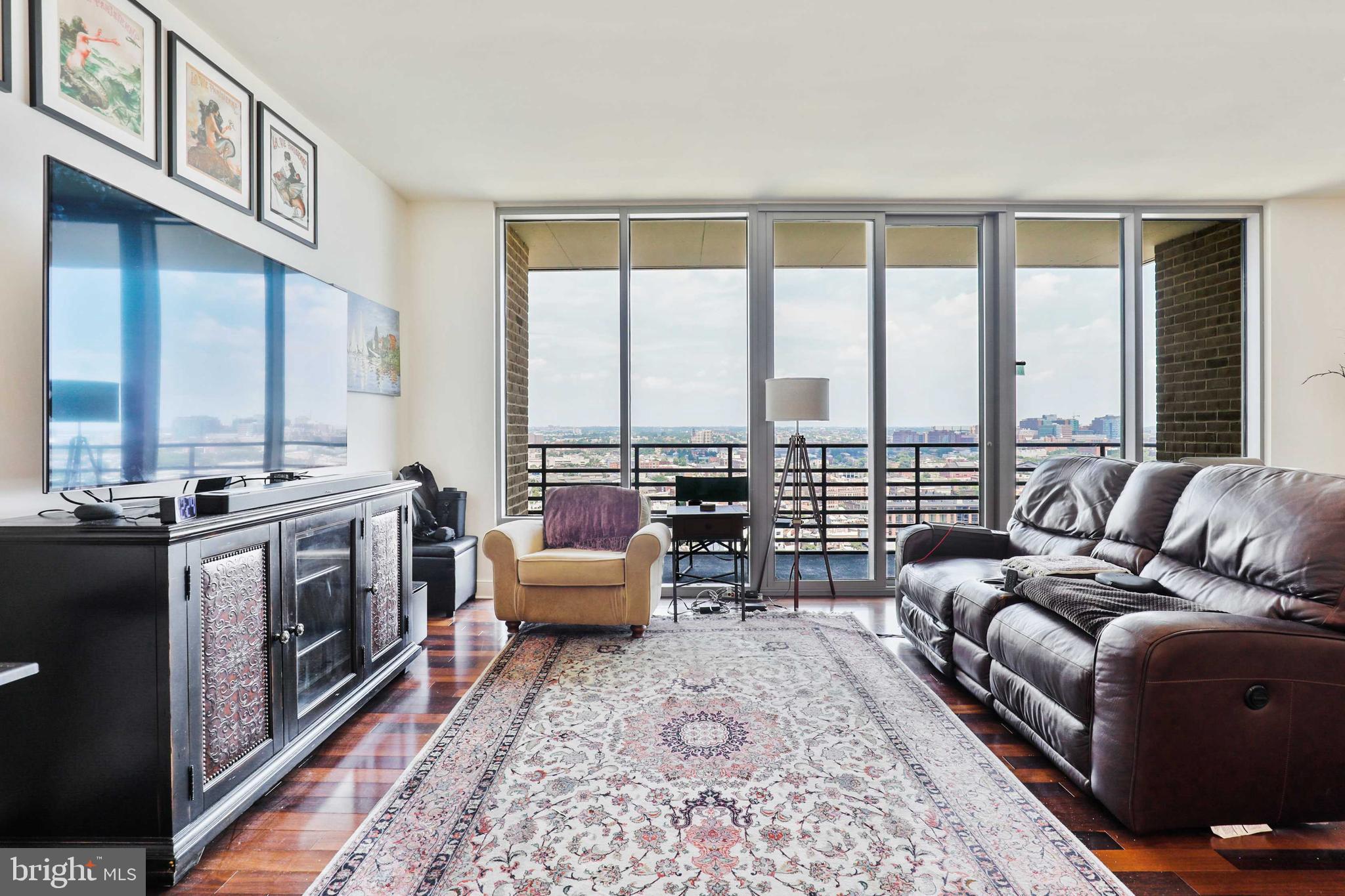 HARBOR EAST - Residential