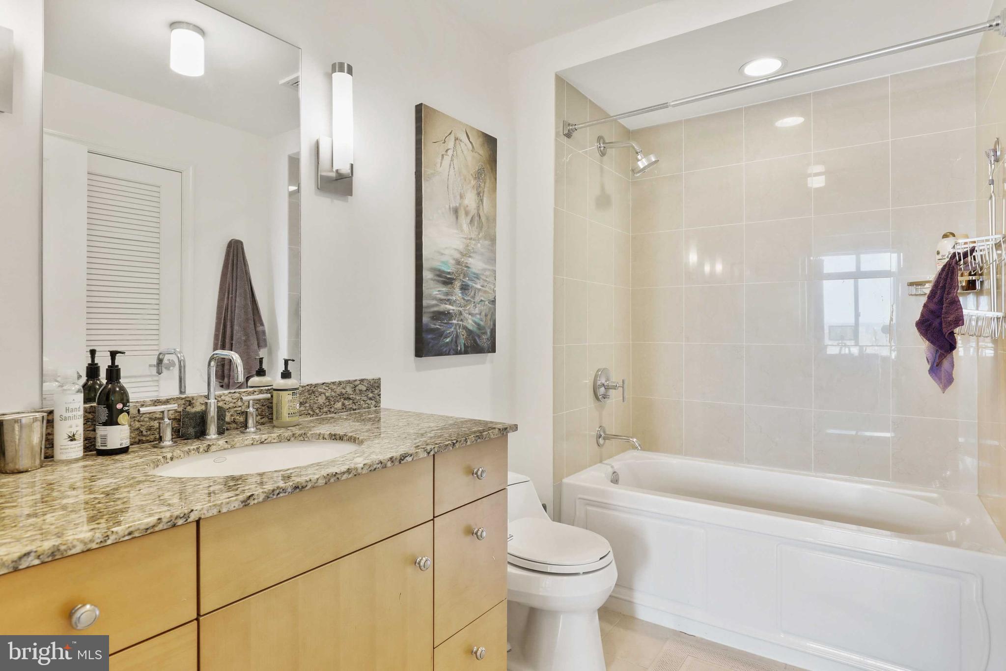 HARBOR EAST - Residential