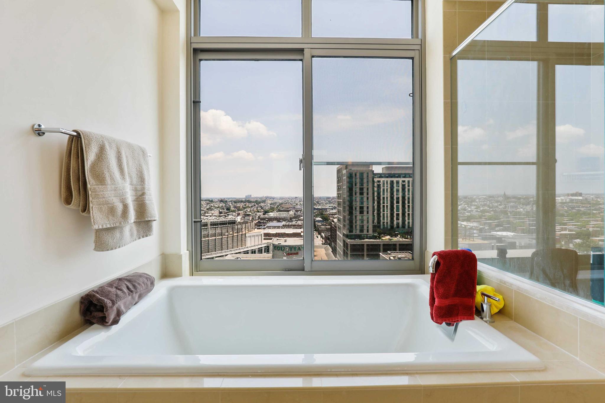 HARBOR EAST - Residential