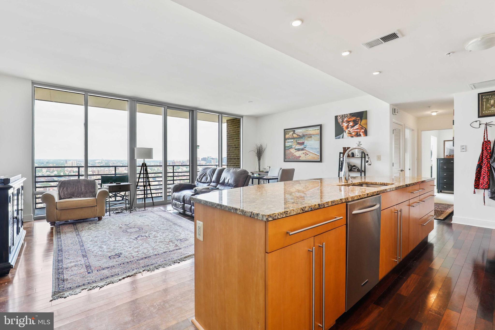 HARBOR EAST - Residential