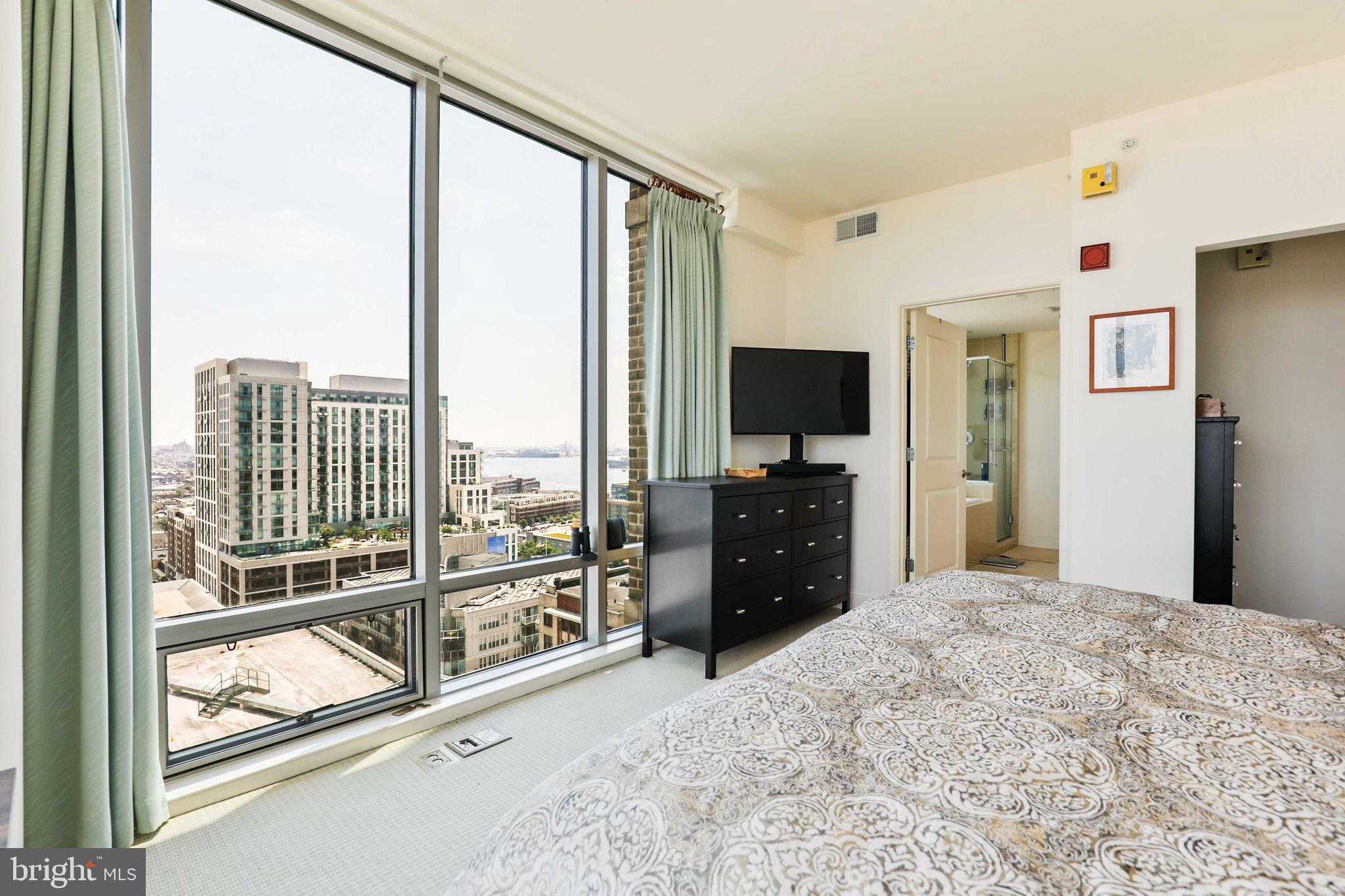 HARBOR EAST - Residential