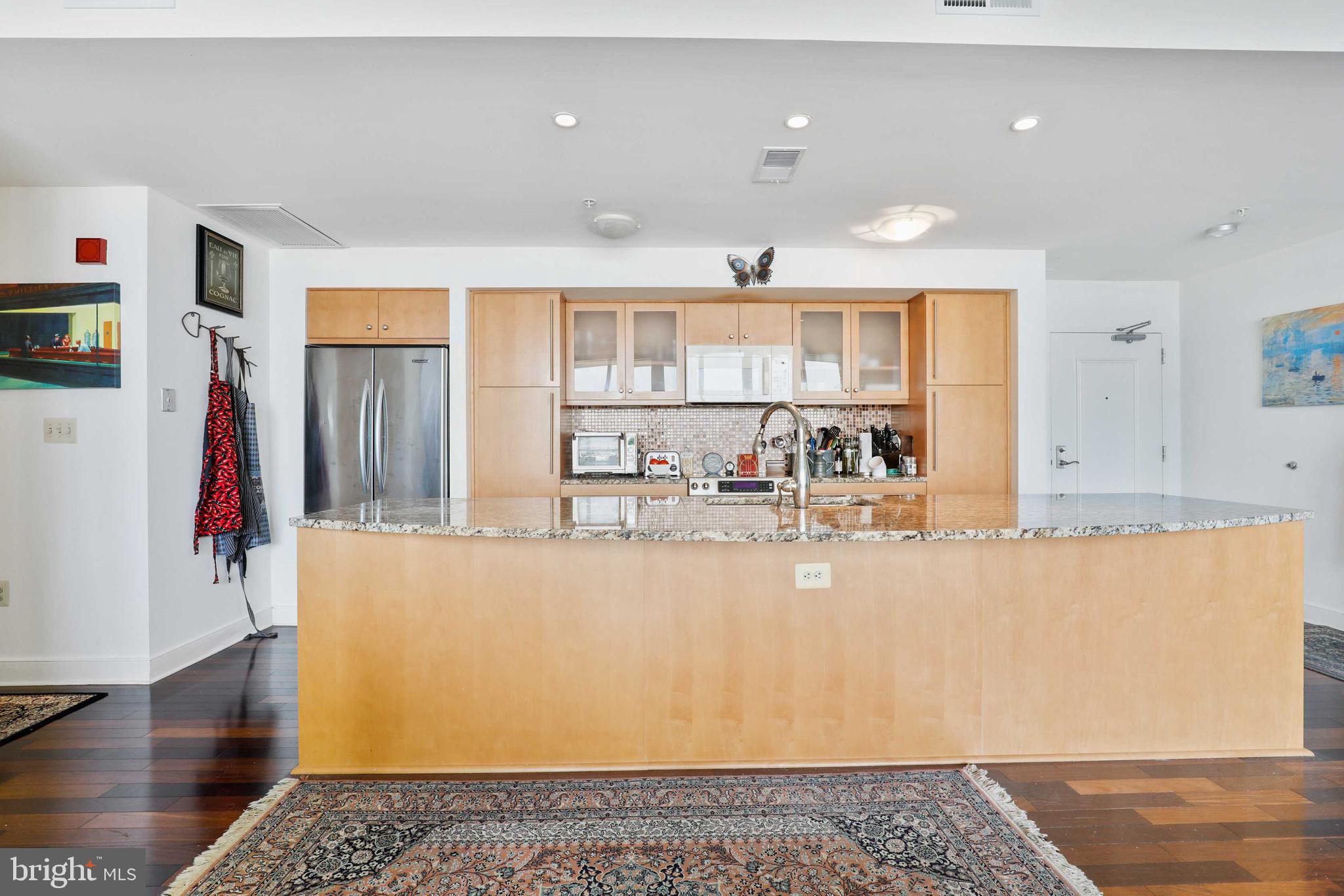 HARBOR EAST - Residential