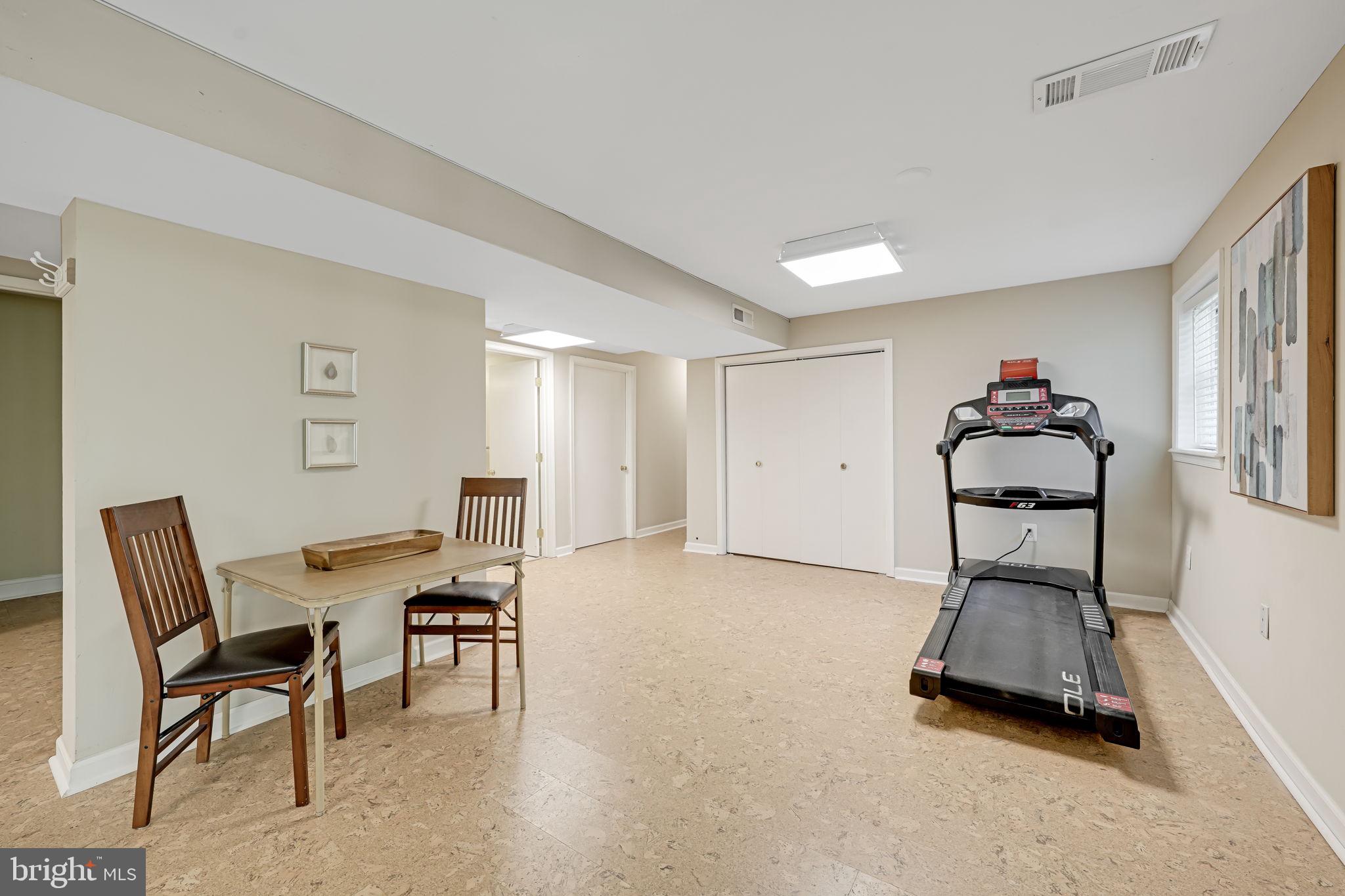 KINGS PARK WEST - Residential