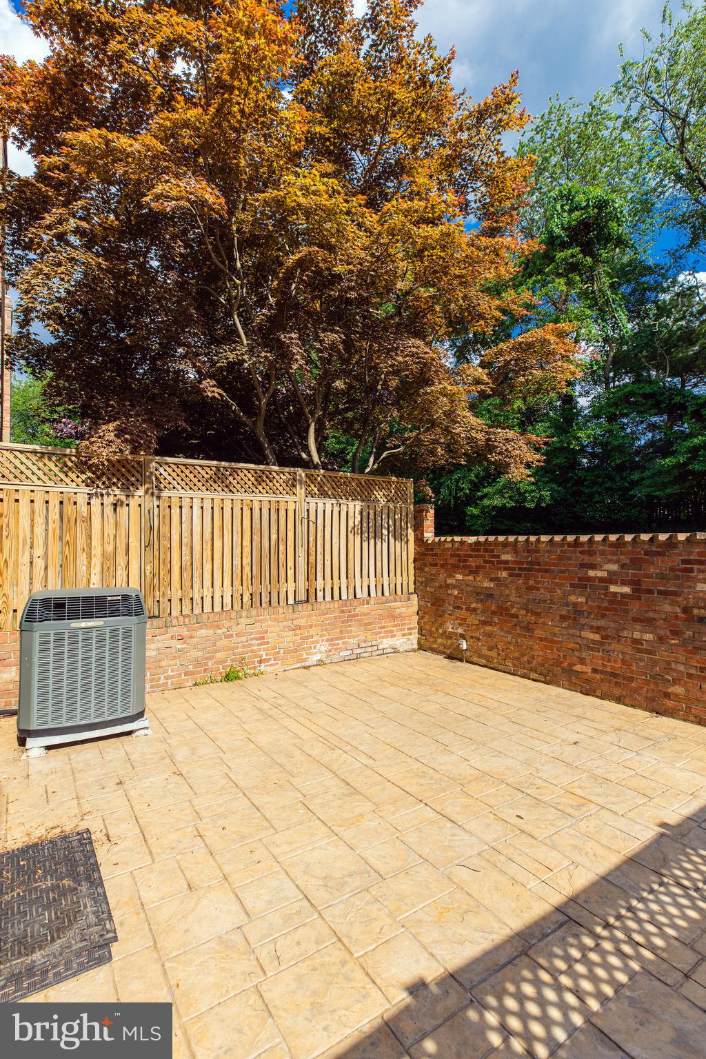 WESTMORELAND SQUARE - Residential