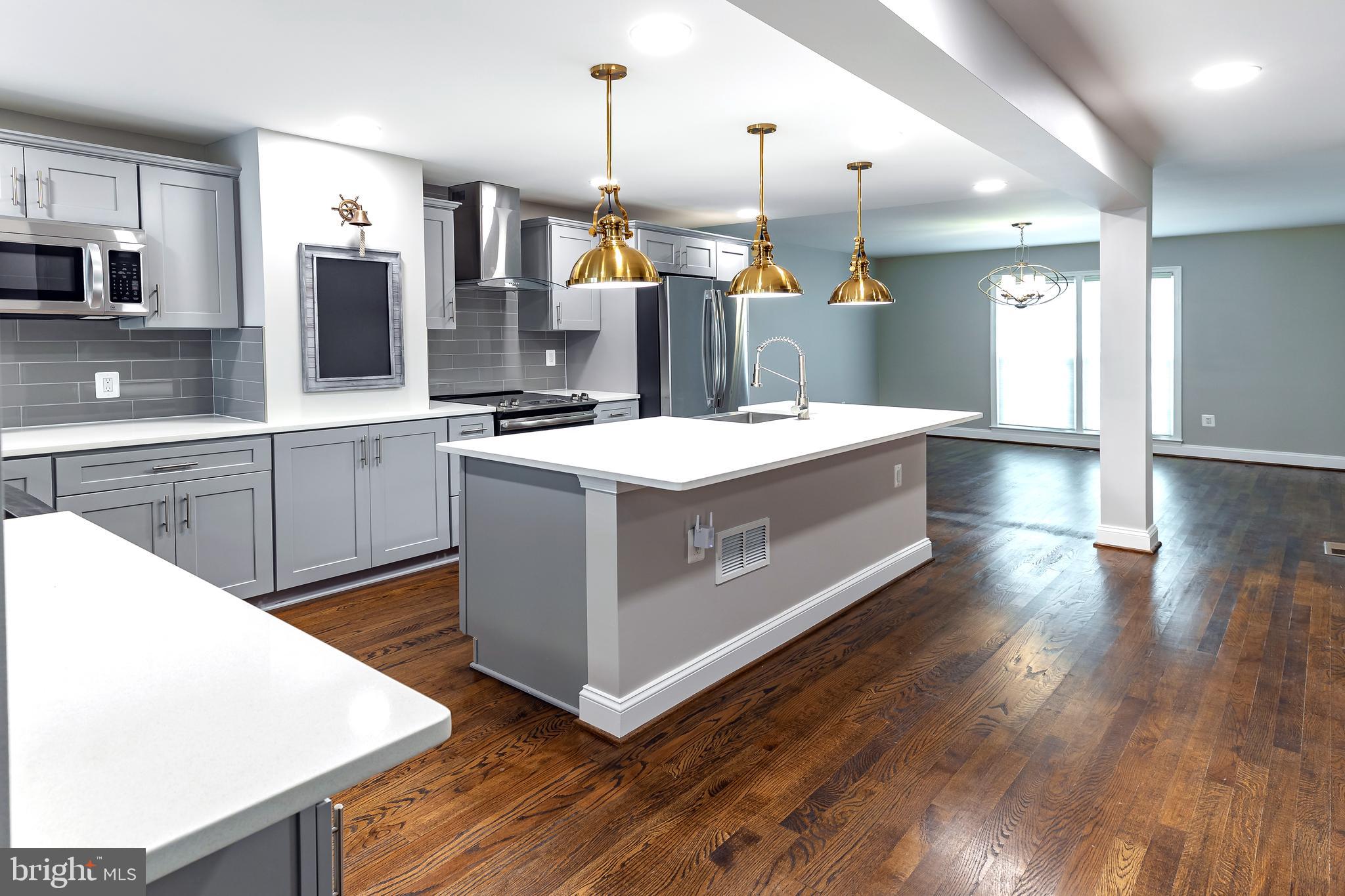 WESTMORELAND SQUARE - Residential