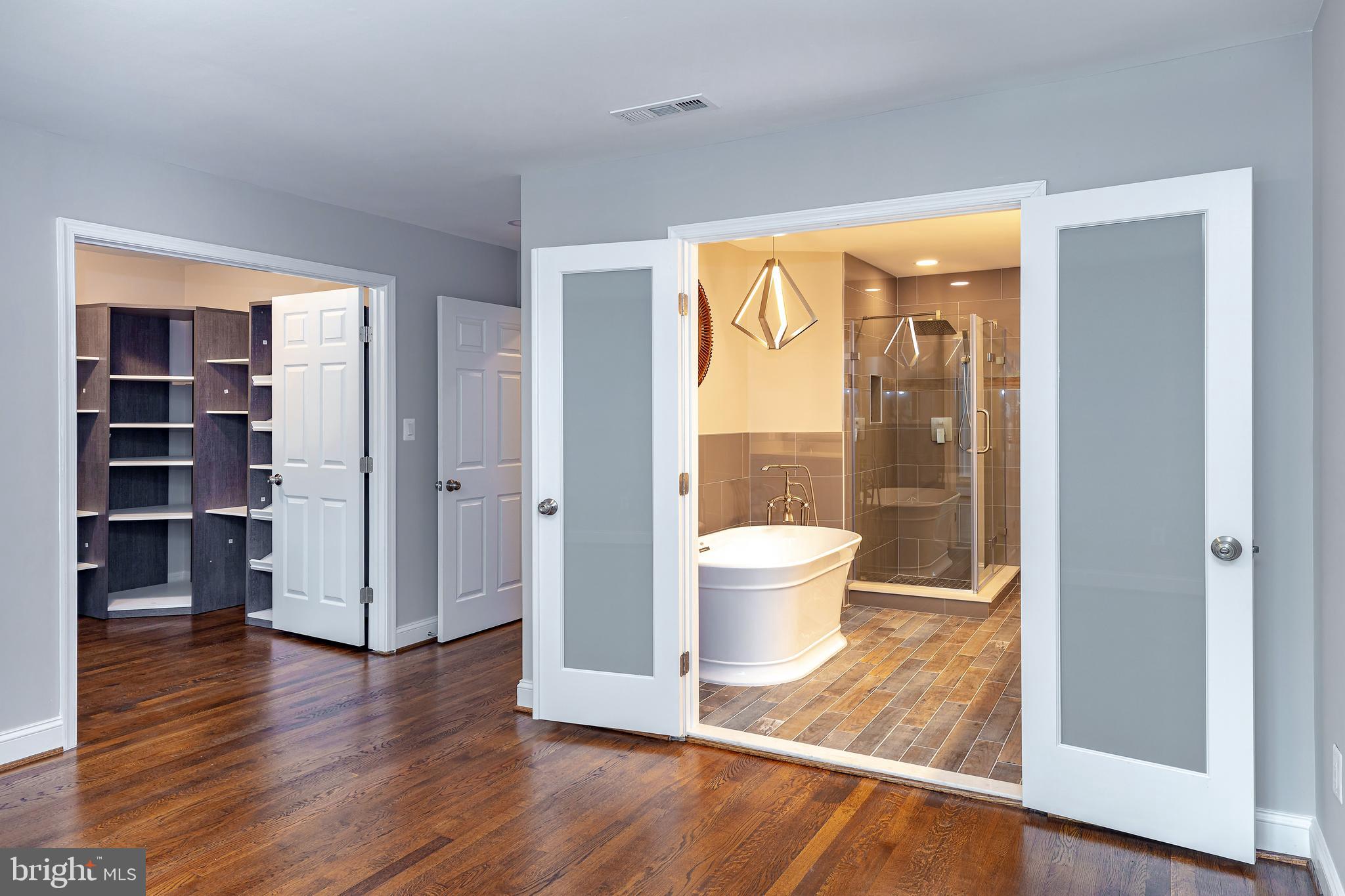 WESTMORELAND SQUARE - Residential