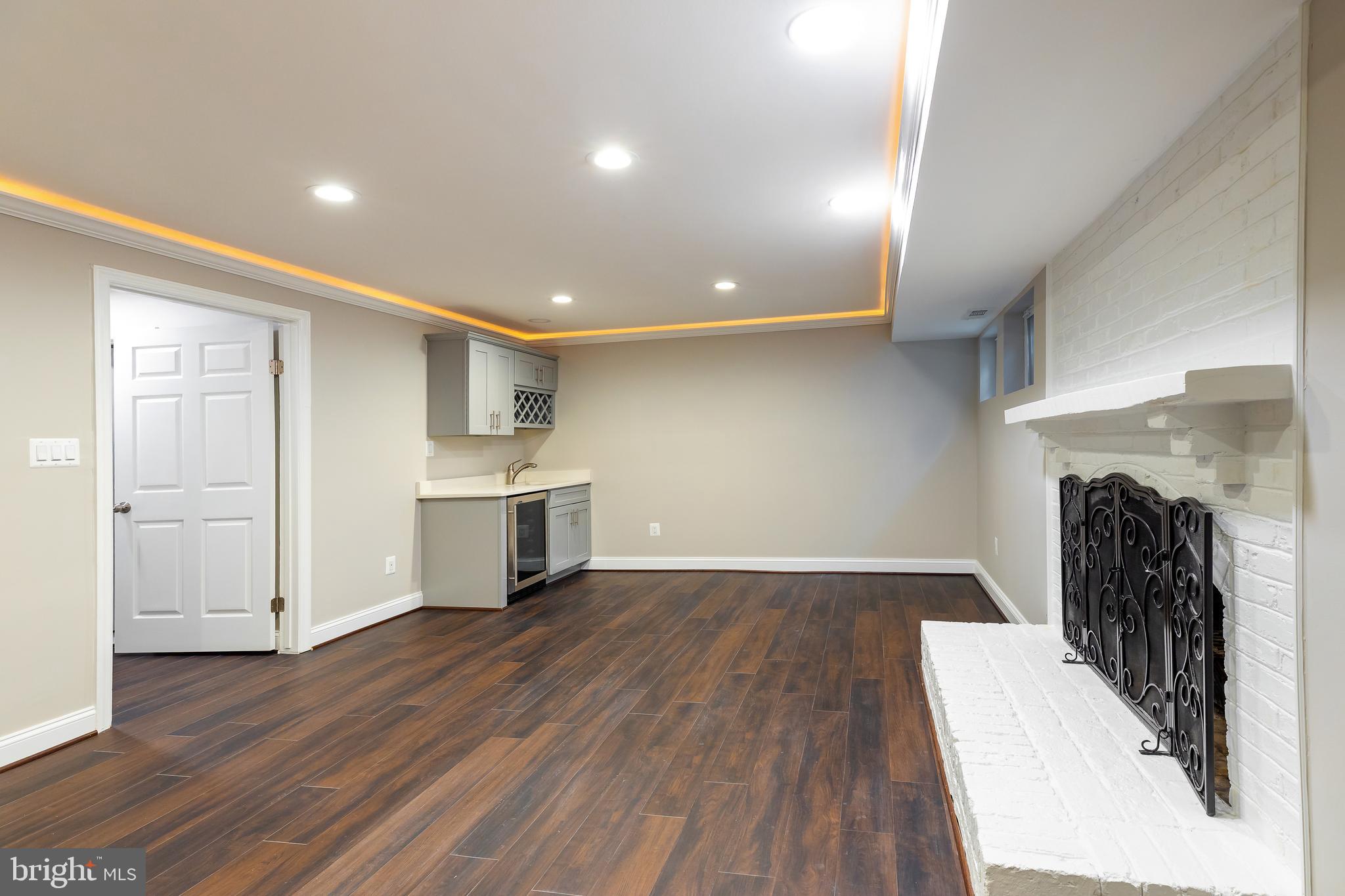 WESTMORELAND SQUARE - Residential