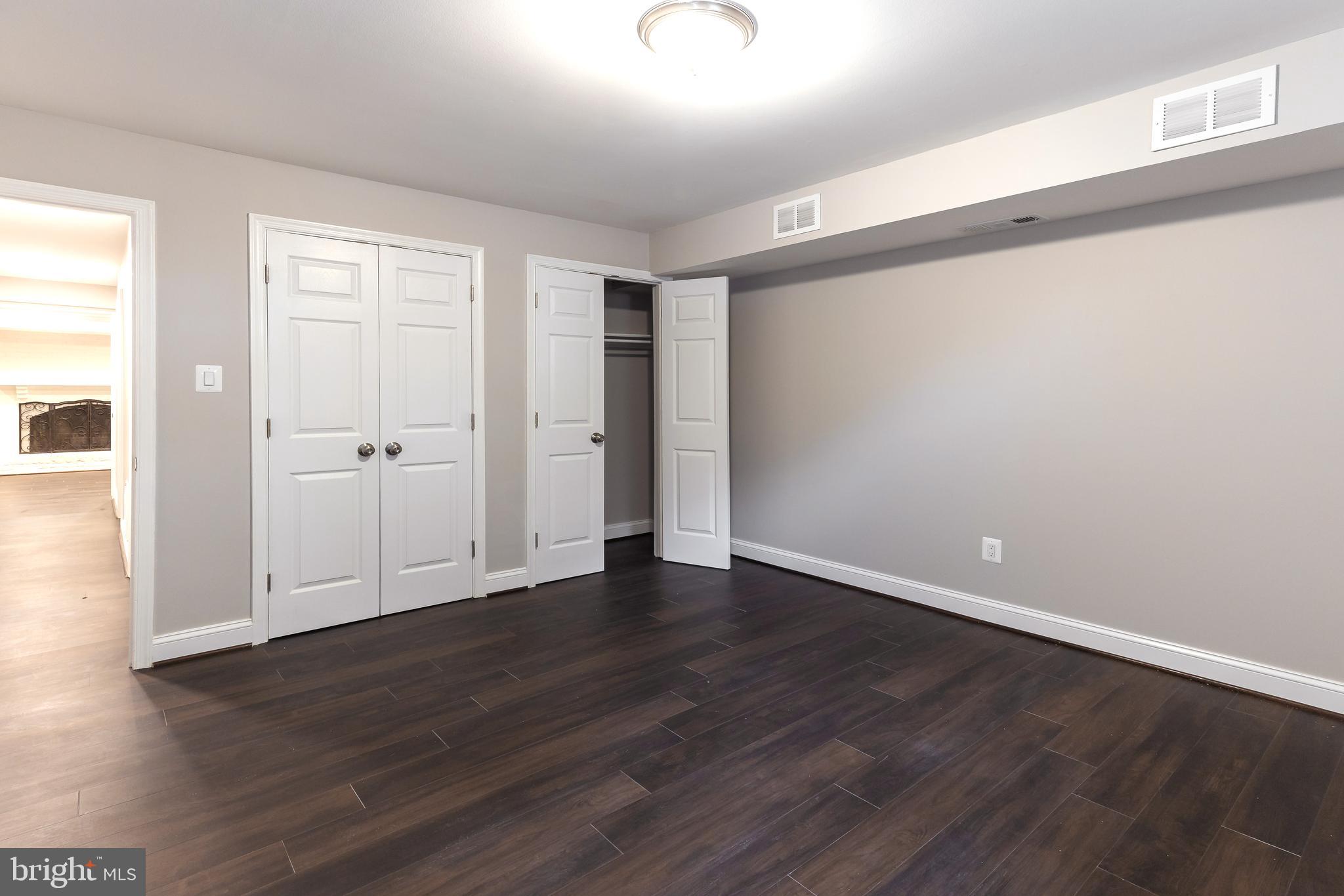 WESTMORELAND SQUARE - Residential