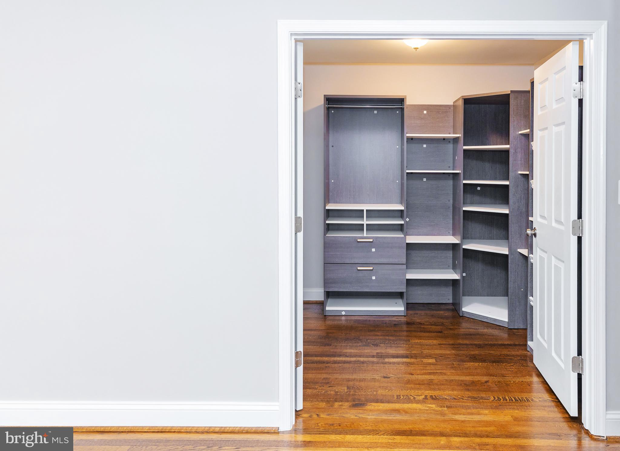 WESTMORELAND SQUARE - Residential