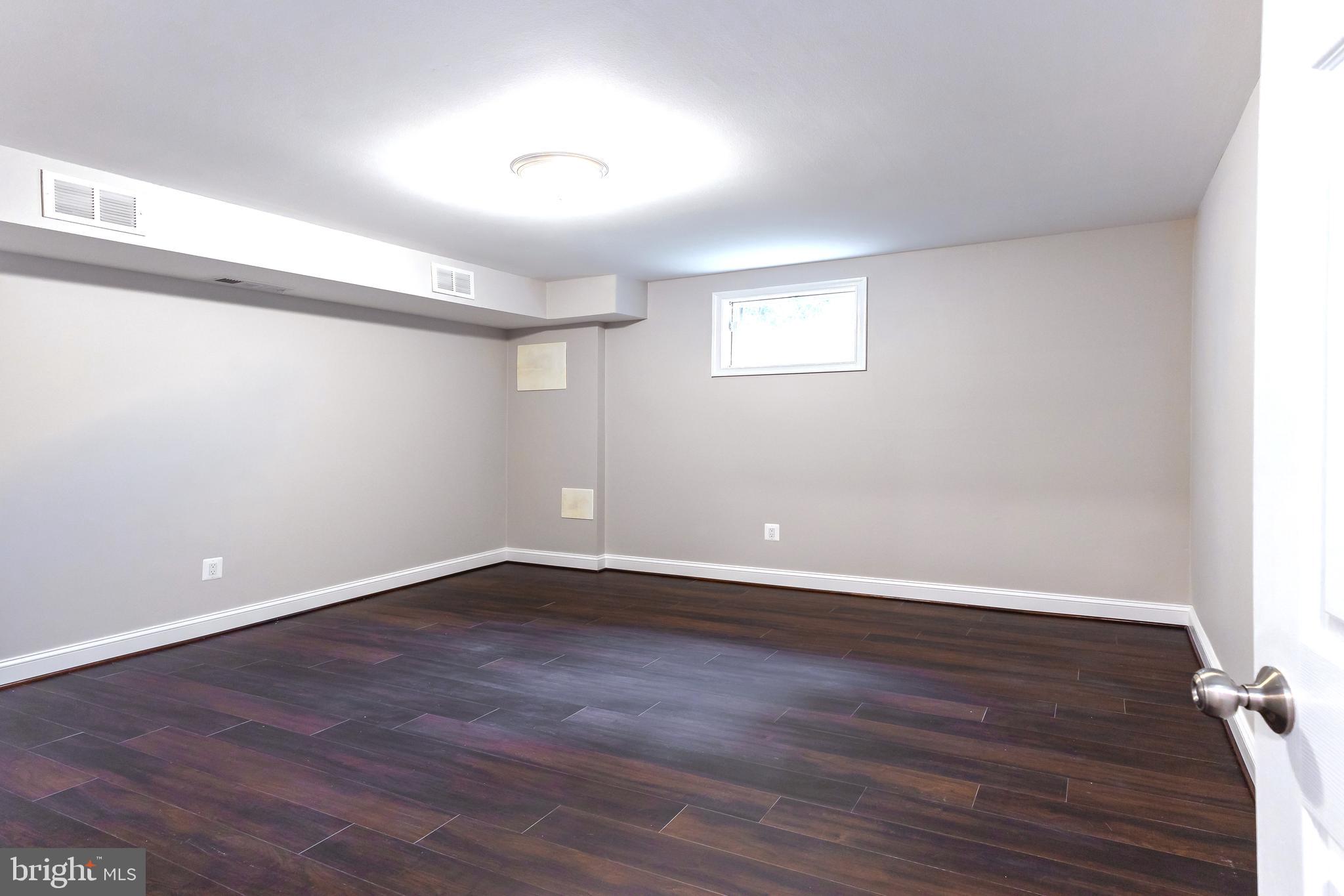 WESTMORELAND SQUARE - Residential