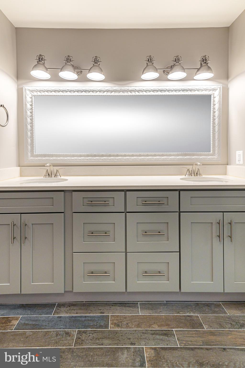 WESTMORELAND SQUARE - Residential