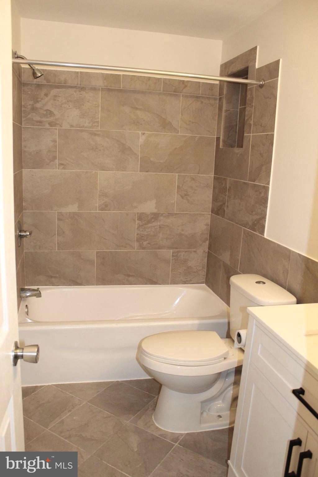 DAWSONS RIDGE - Residential Lease