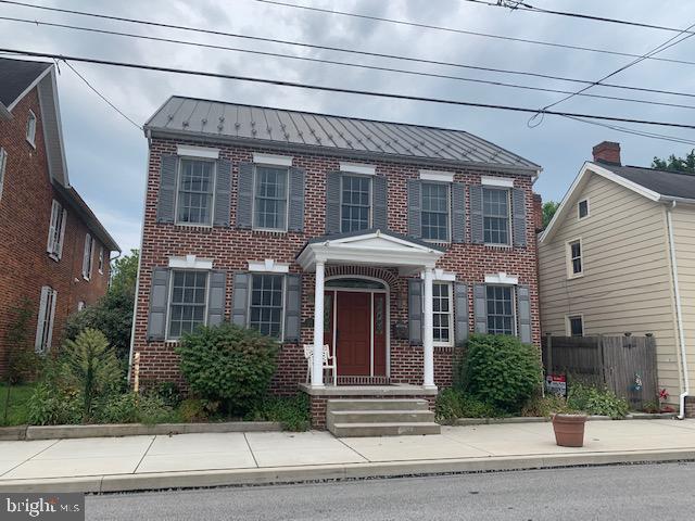 Beautiful all brick 5 bedroom, 2.5 bath home located in Downtown Gettysburg. All modern amenities and upgrades, lovely rear yard. Additional 800 sq ft studio apt above the detached 3 car garage. Walk to battlefields, shops, restaurants, and College. A must see! Credit check and Application fee!