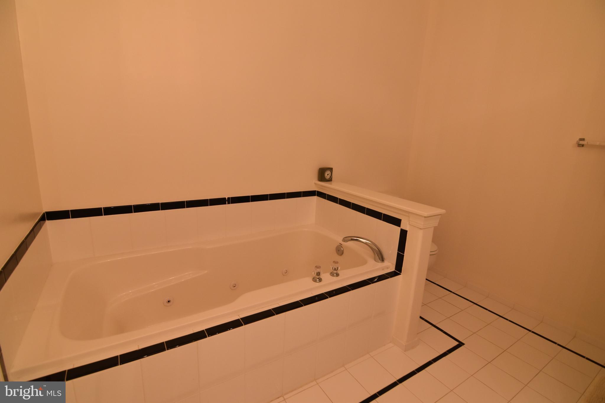 LEONARDTOWN LANDING - Residential Lease