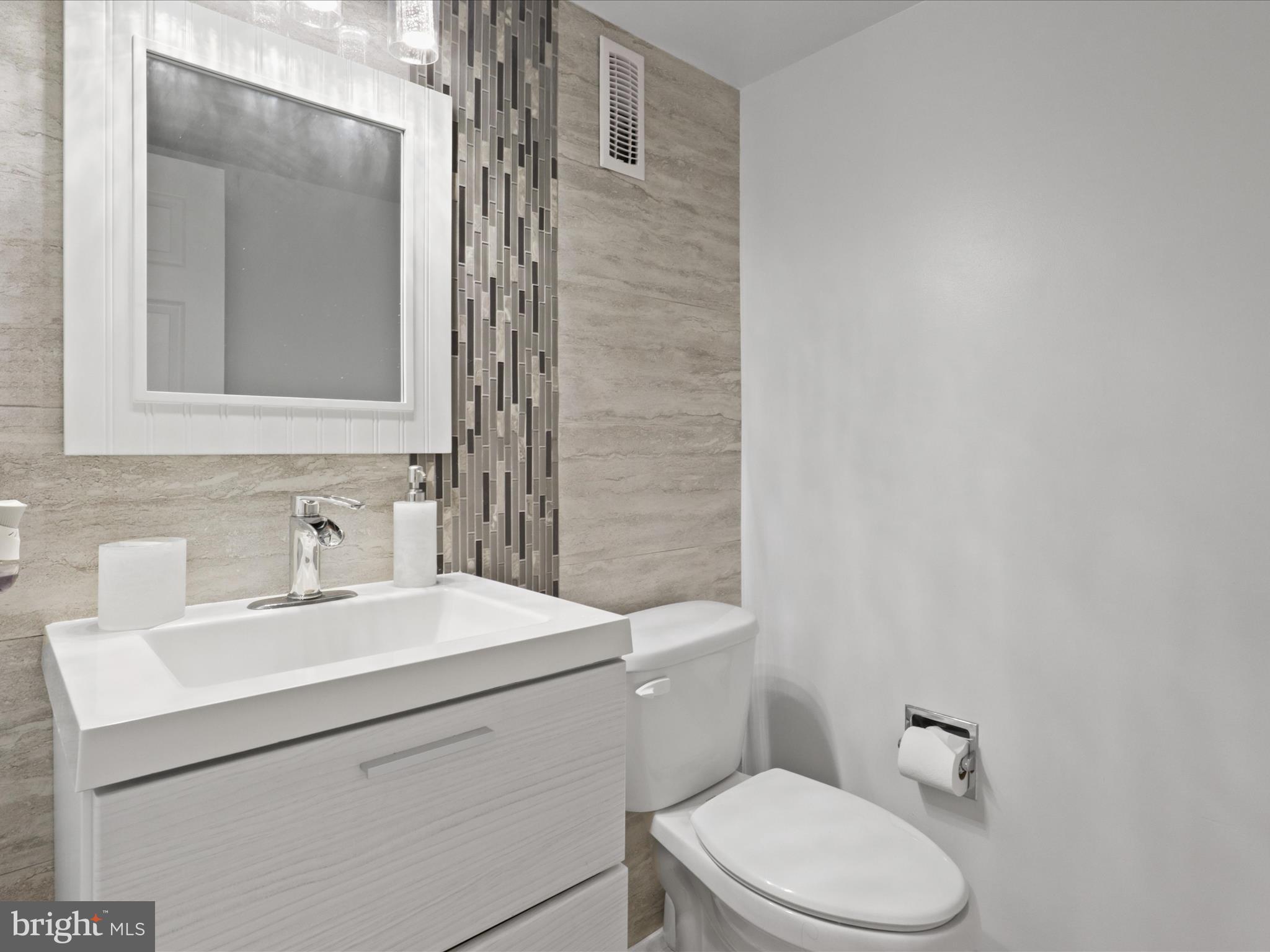 SKYLINE HOUSE - Residential