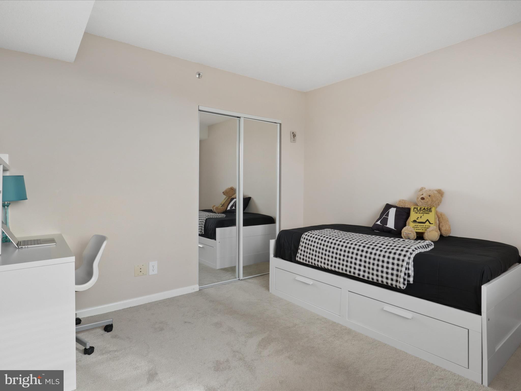 SKYLINE HOUSE - Residential