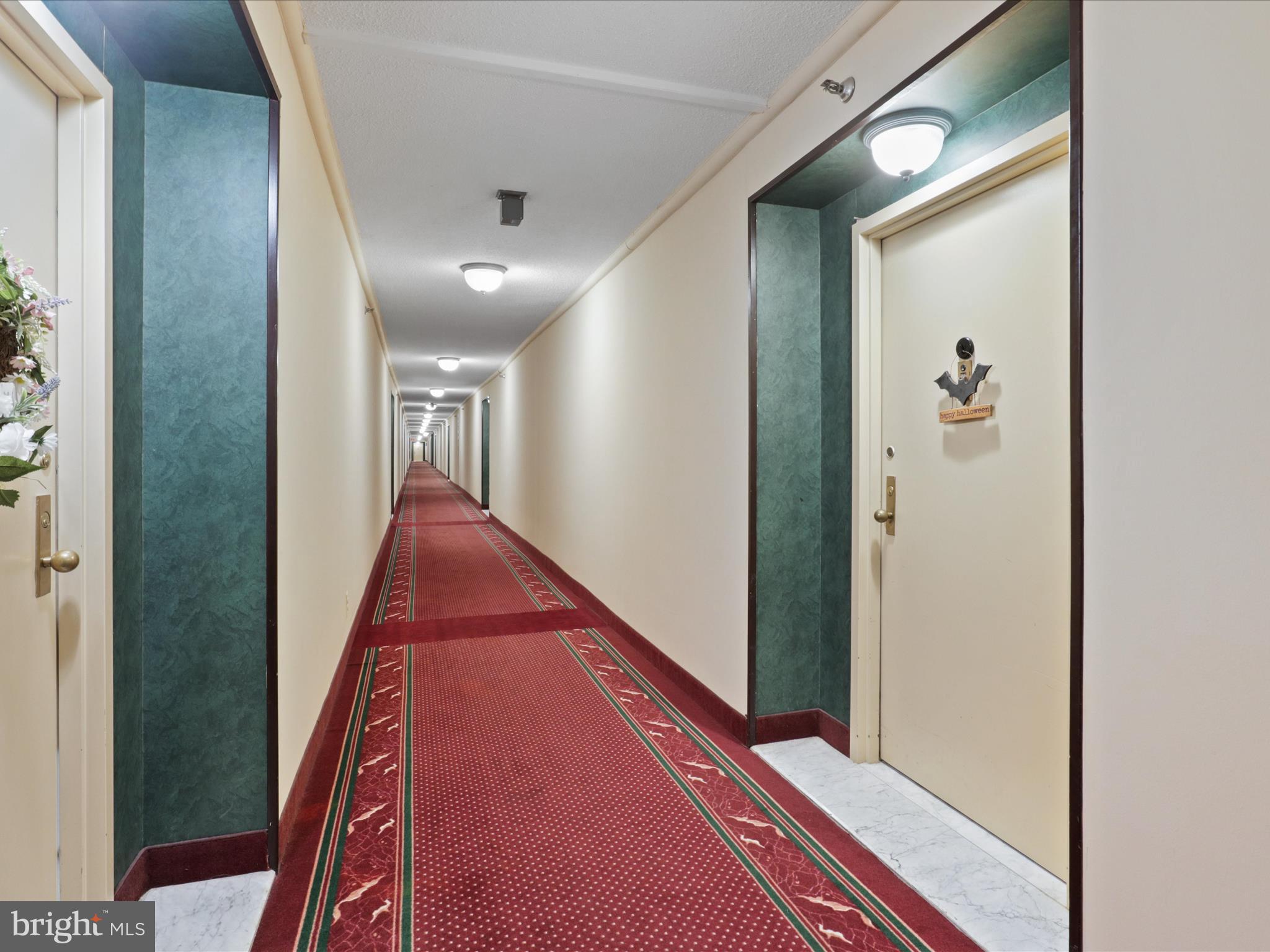 SKYLINE HOUSE - Residential