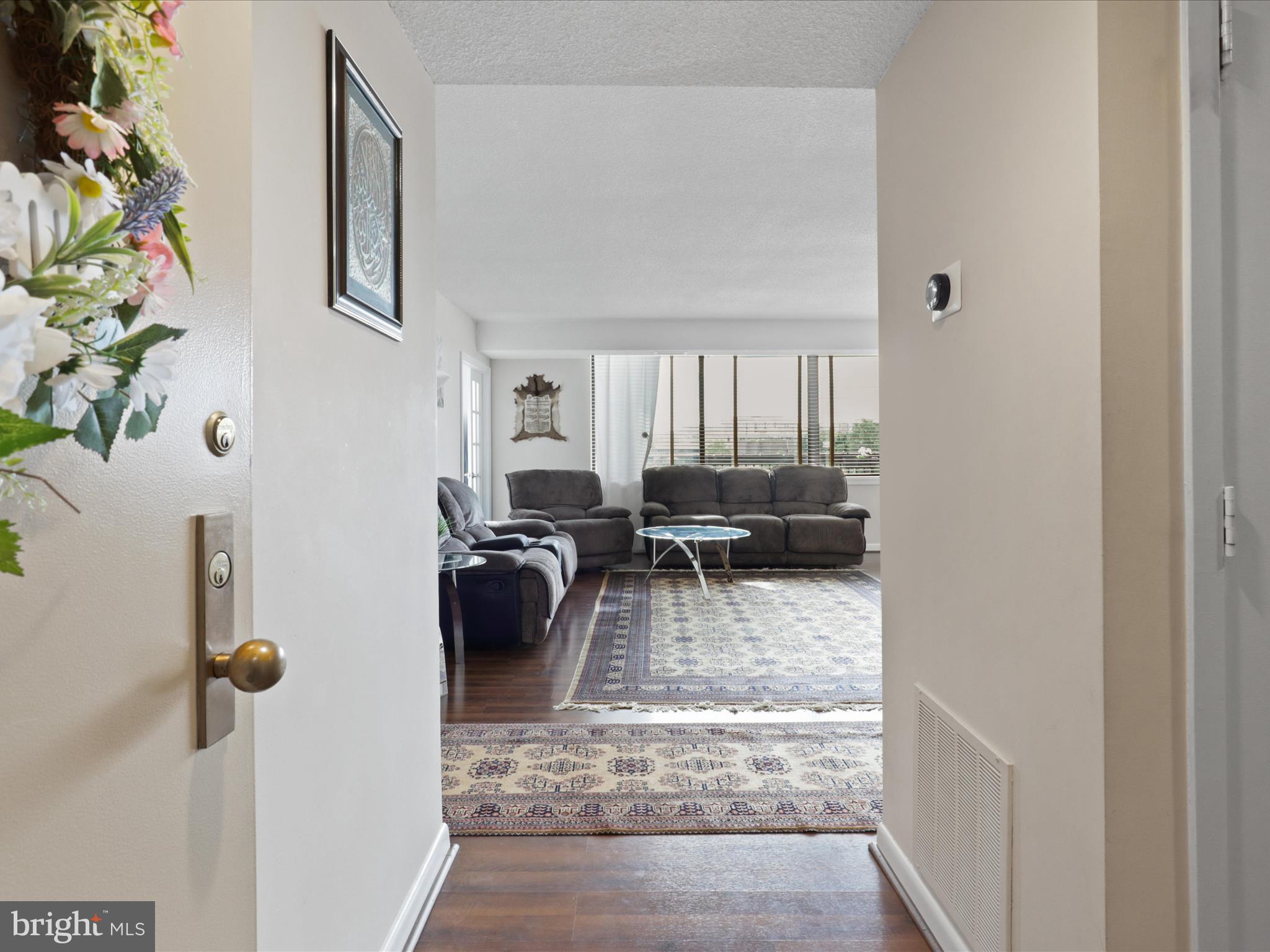 SKYLINE HOUSE - Residential