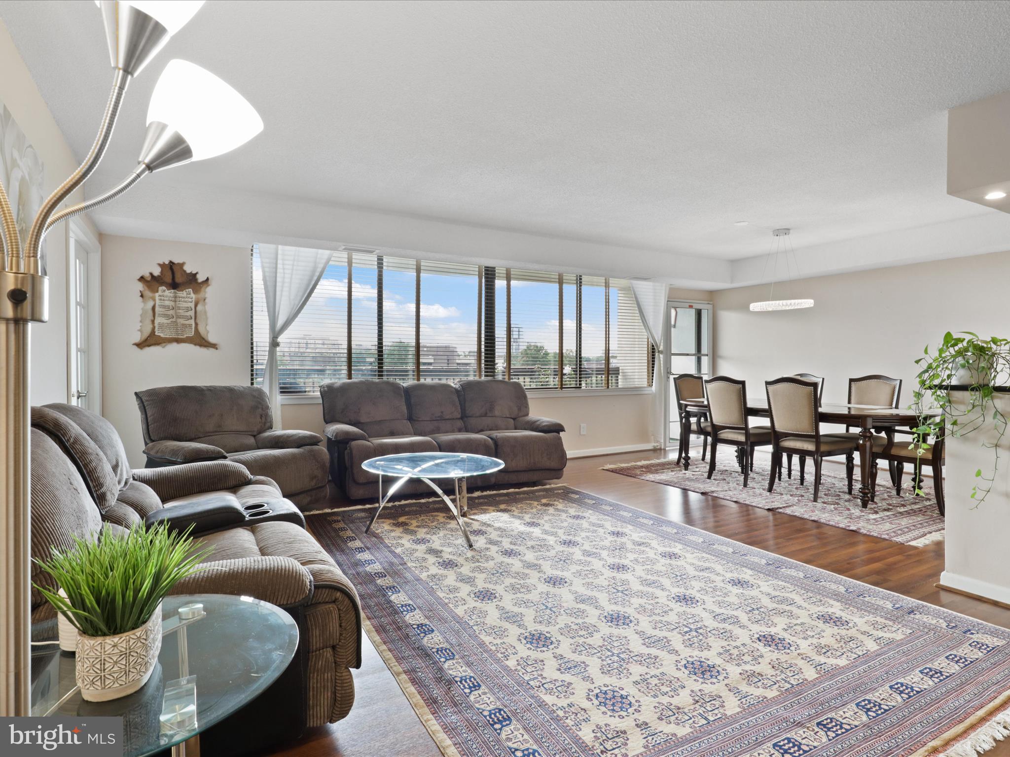 SKYLINE HOUSE - Residential