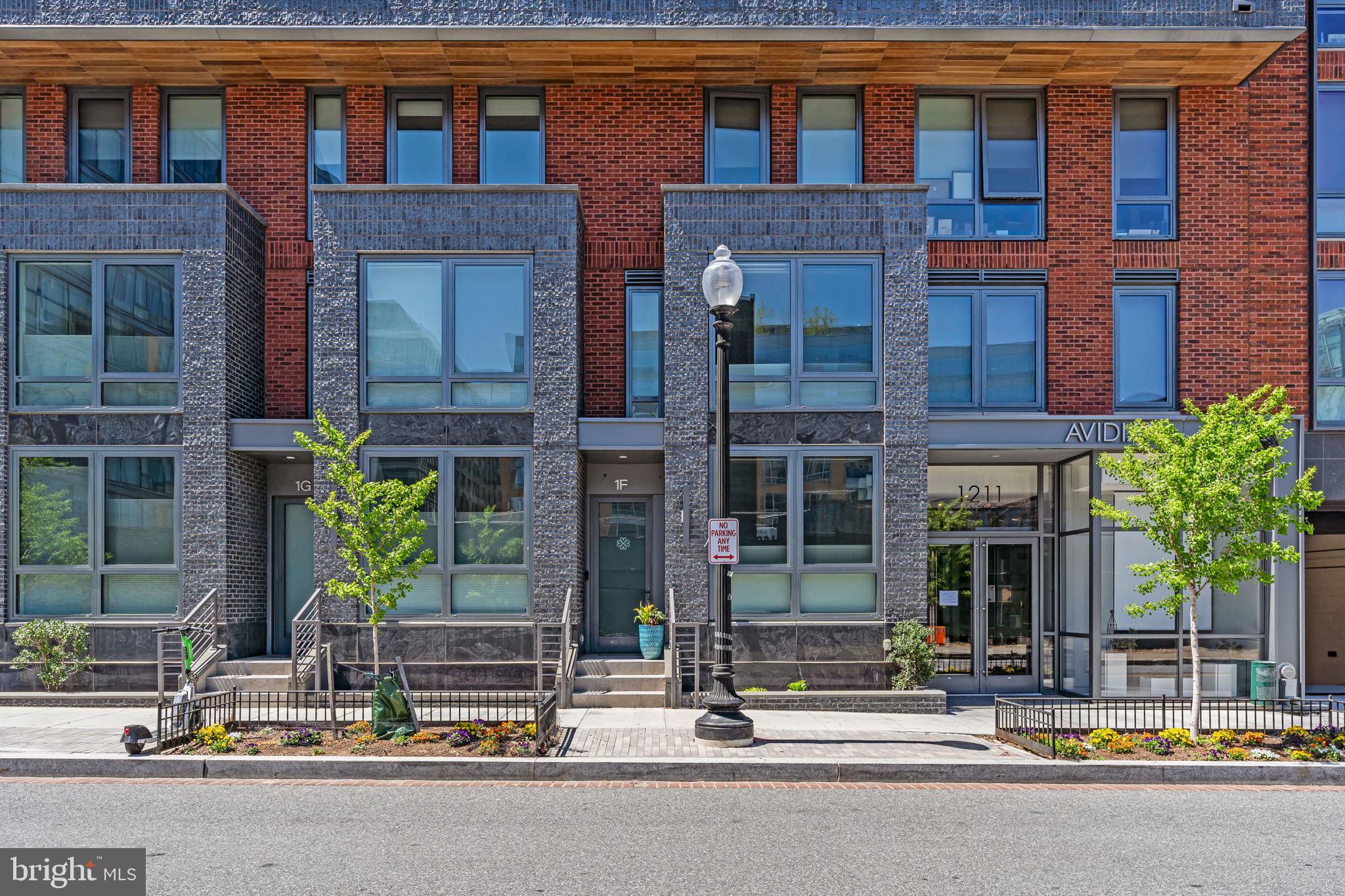 1211 VAN STREET SE TH-1F