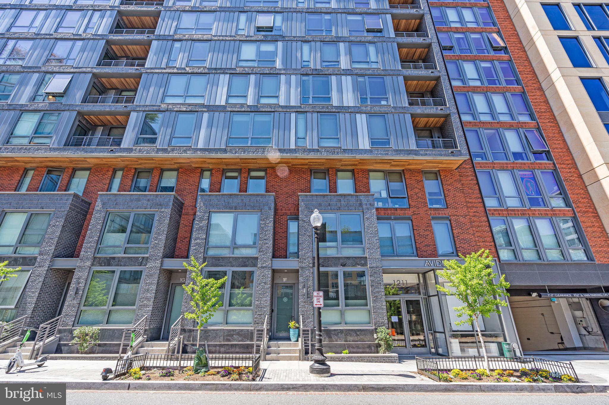 1211 VAN STREET SE TH-1F