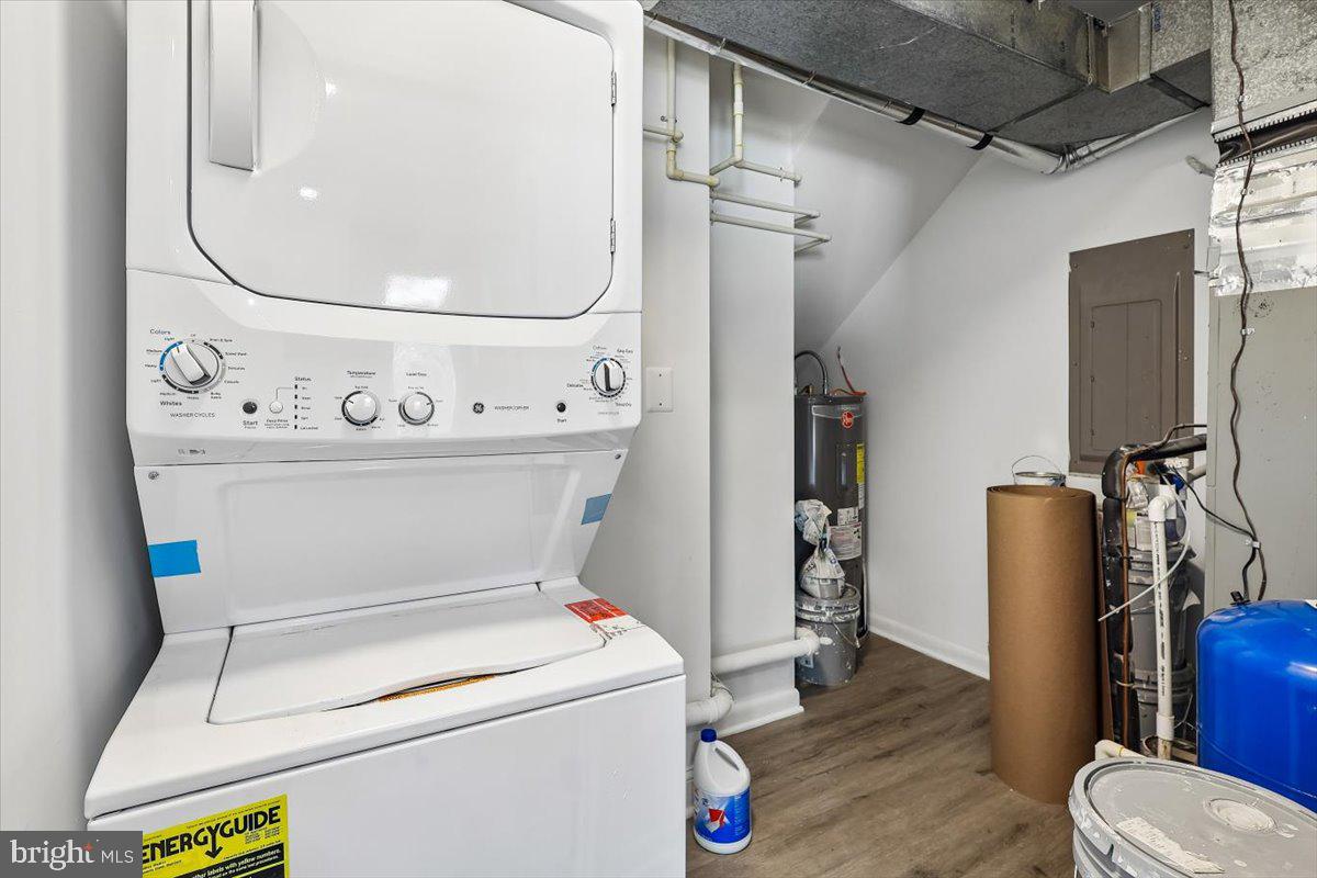 CEDAR HURST ON THE BAY - Residential