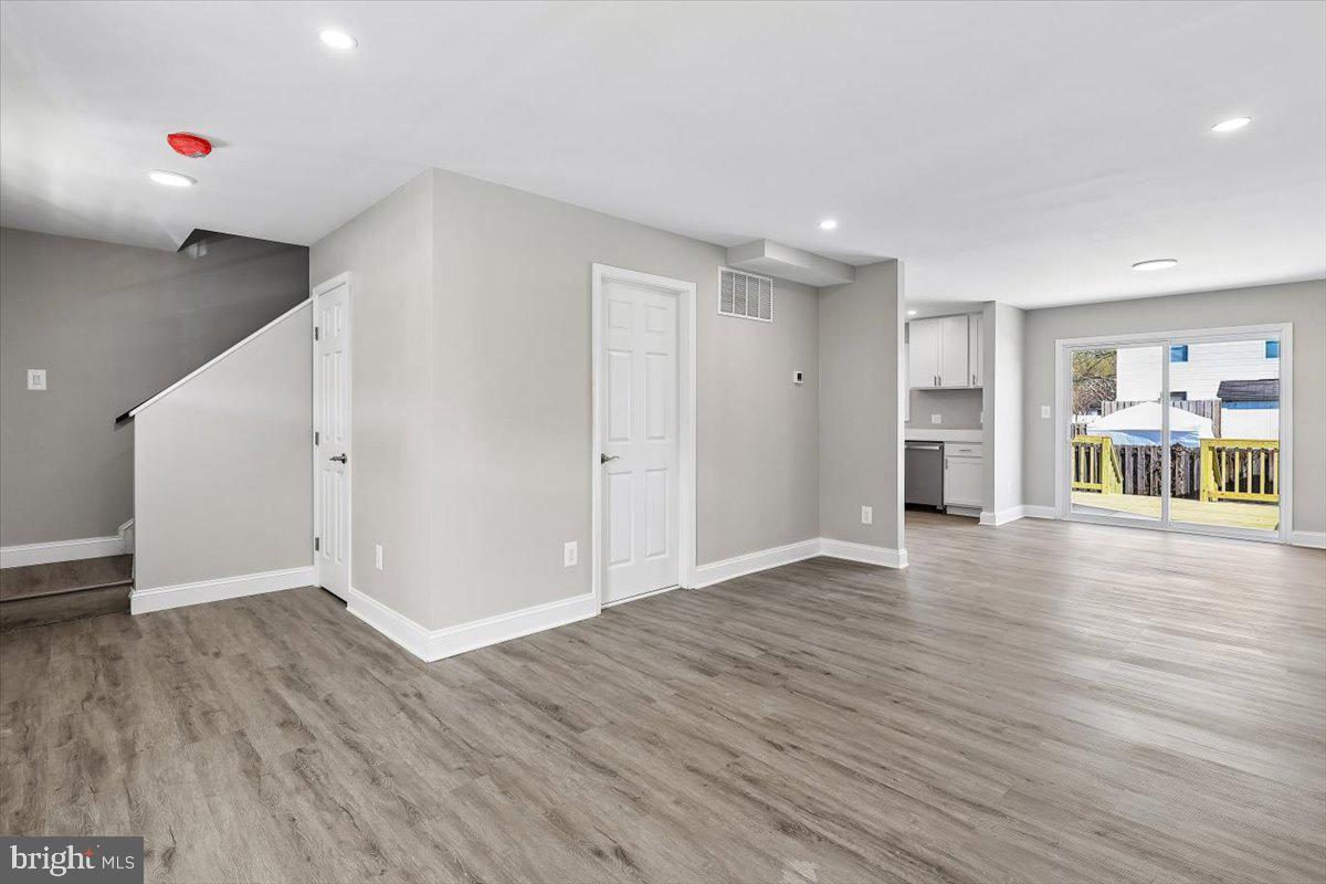 CEDAR HURST ON THE BAY - Residential