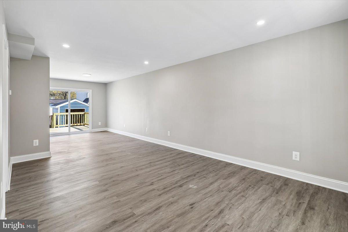 CEDAR HURST ON THE BAY - Residential