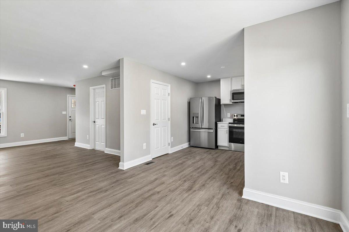 CEDAR HURST ON THE BAY - Residential