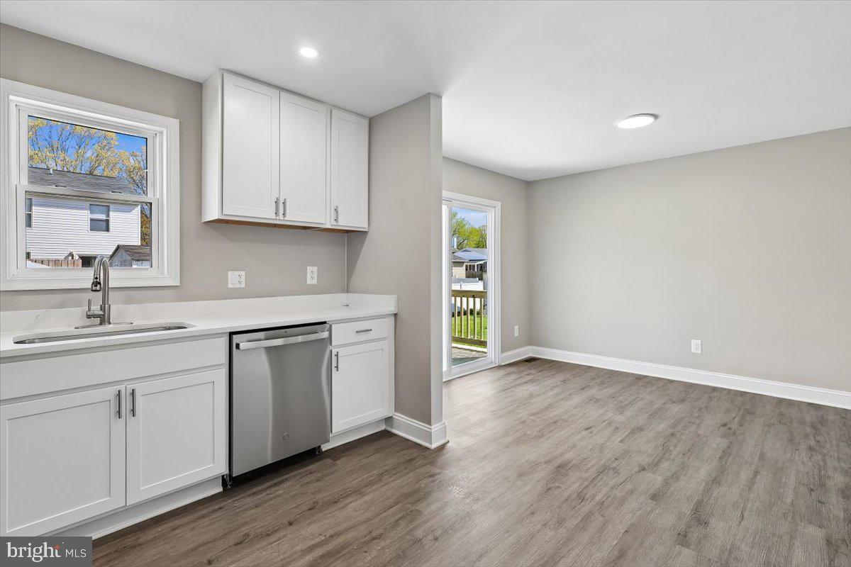 CEDAR HURST ON THE BAY - Residential